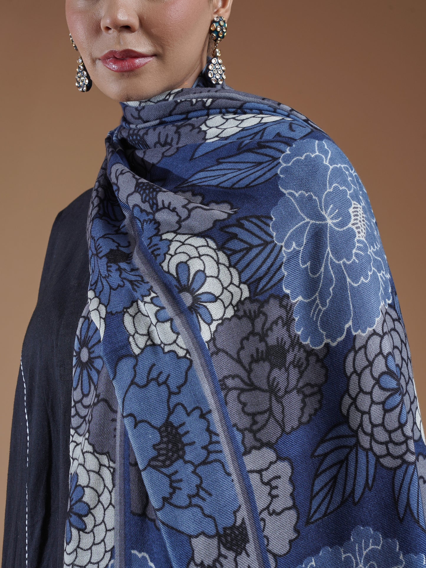 Naienive Printed Woolen Stole