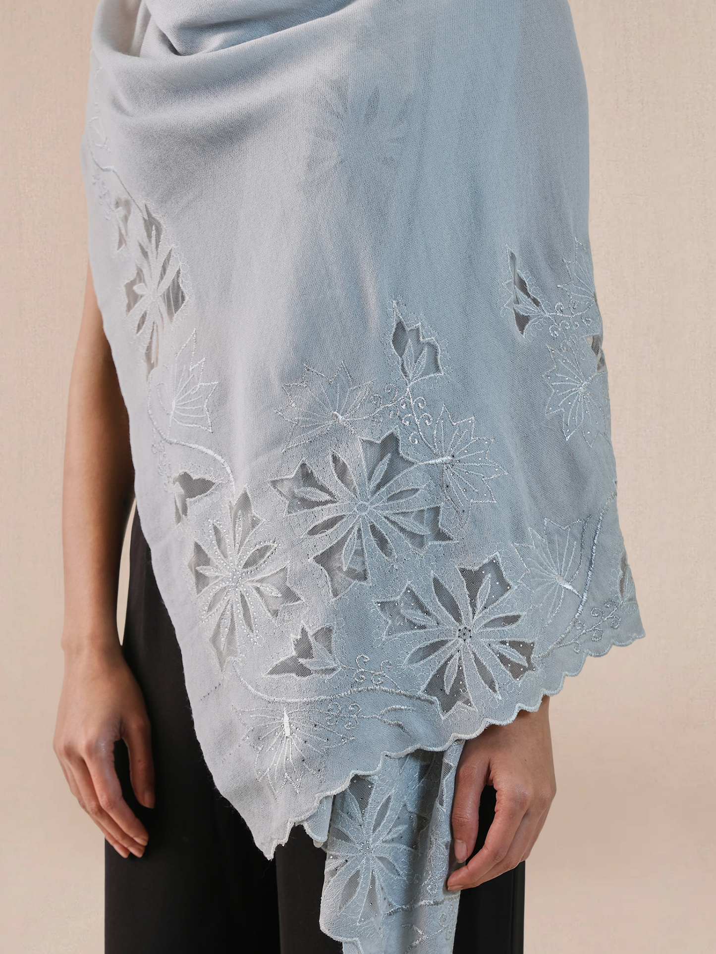 Vineyard Zaywar Woolen Stole