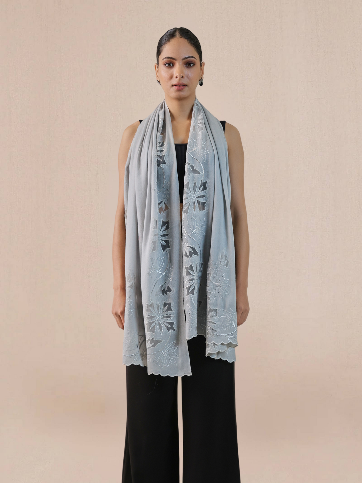Vineyard Zaywar Woolen Stole