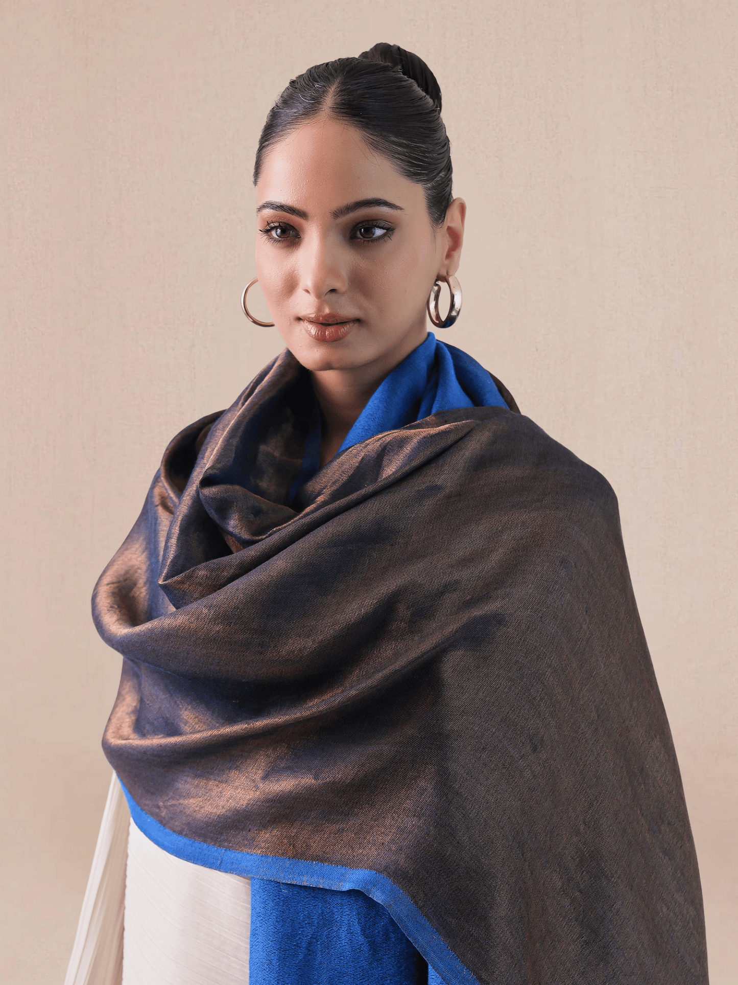 Wool Reversible Zari Stole