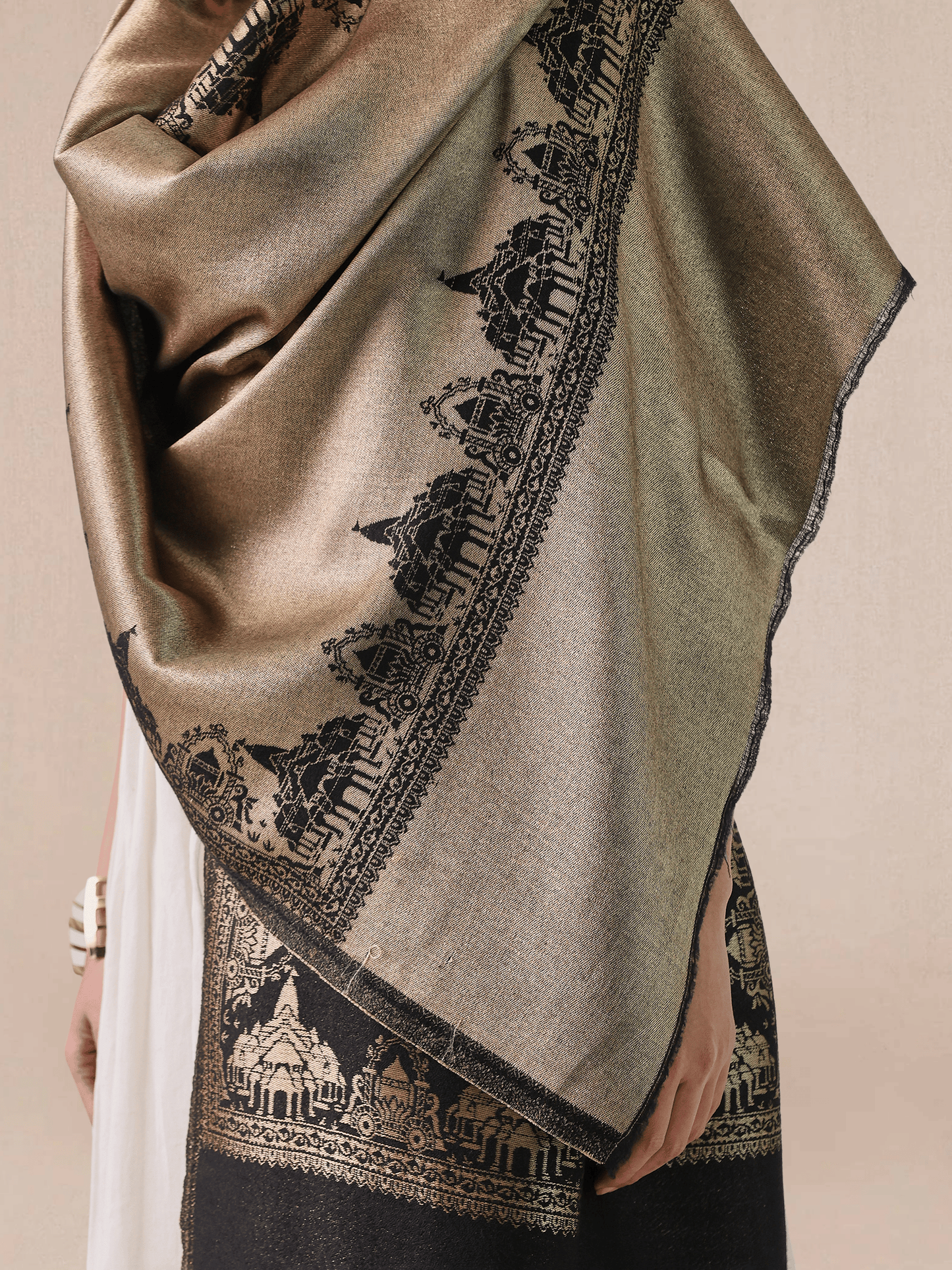 Border Reversible Stole