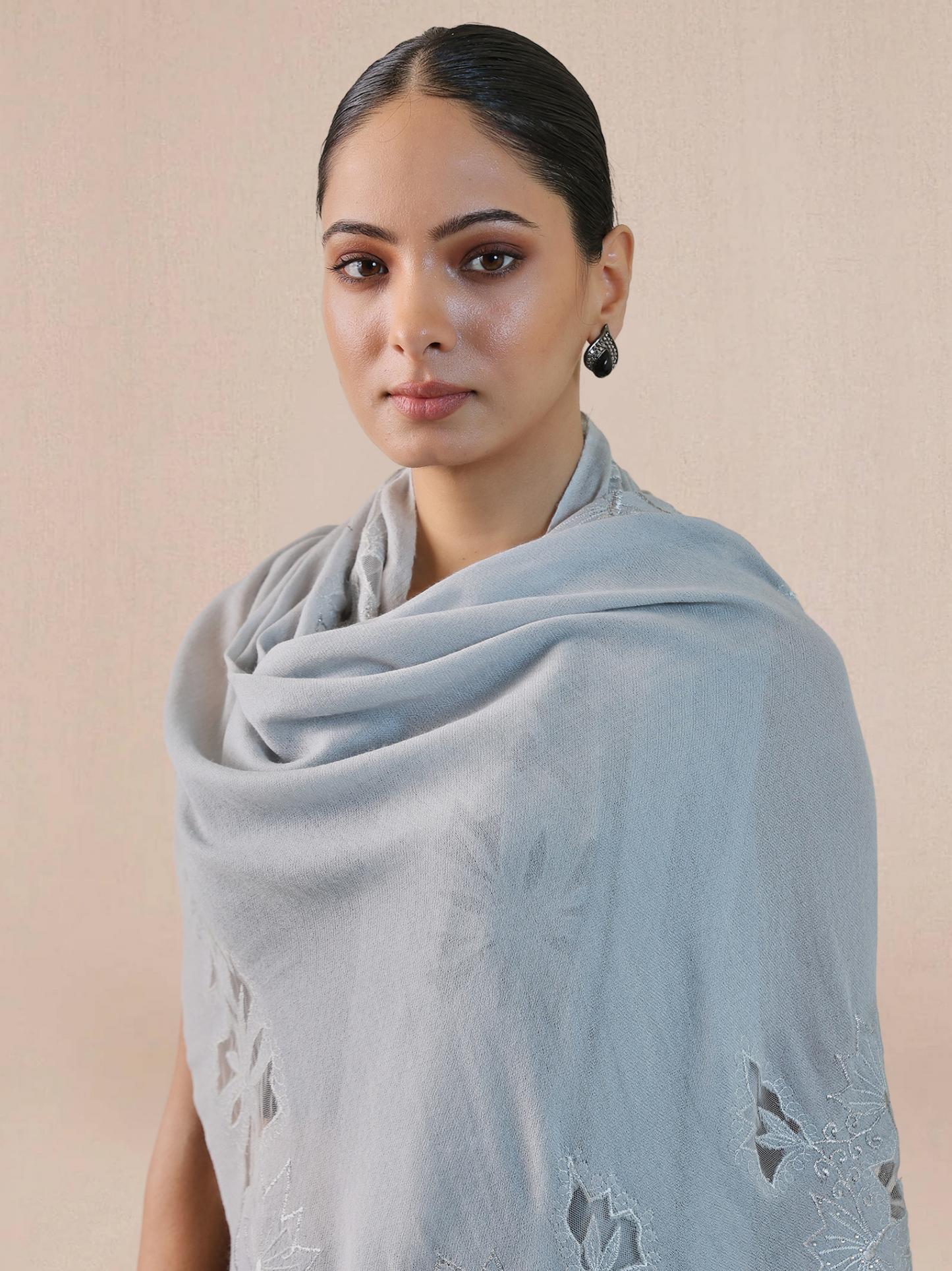Vineyard Zaywar Woolen Stole