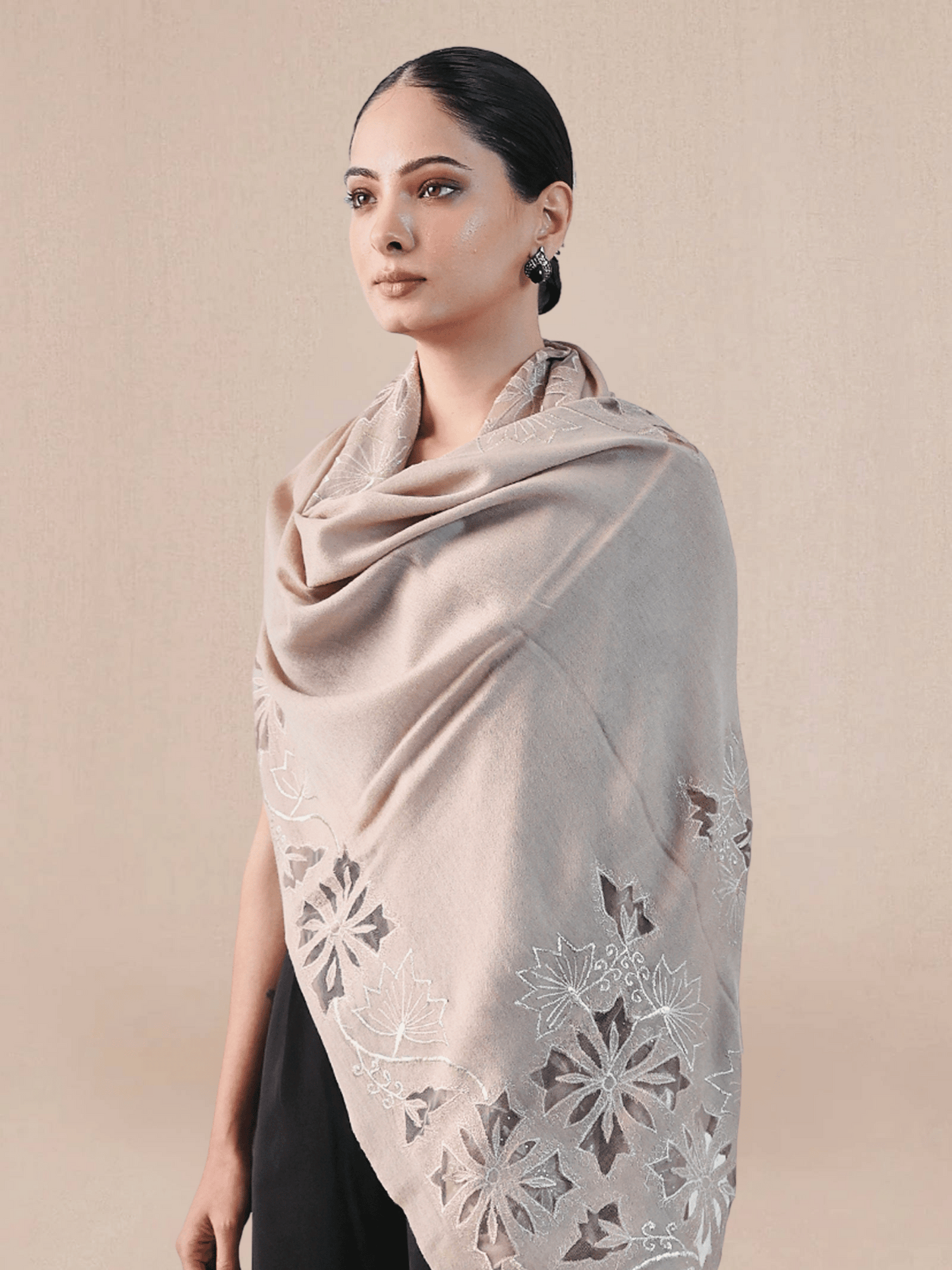 Vineyard Zaywar Woolen Stole