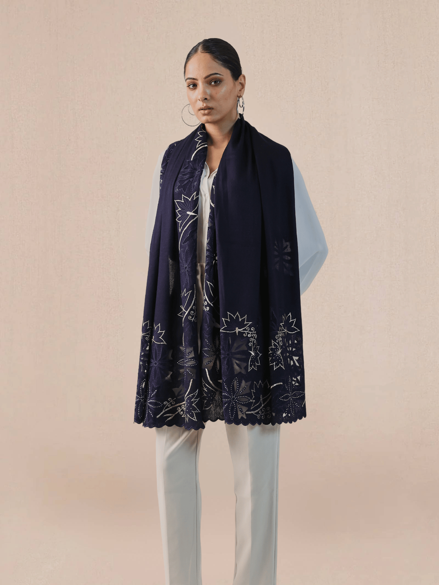 Vineyard Zaywar Woolen Stole