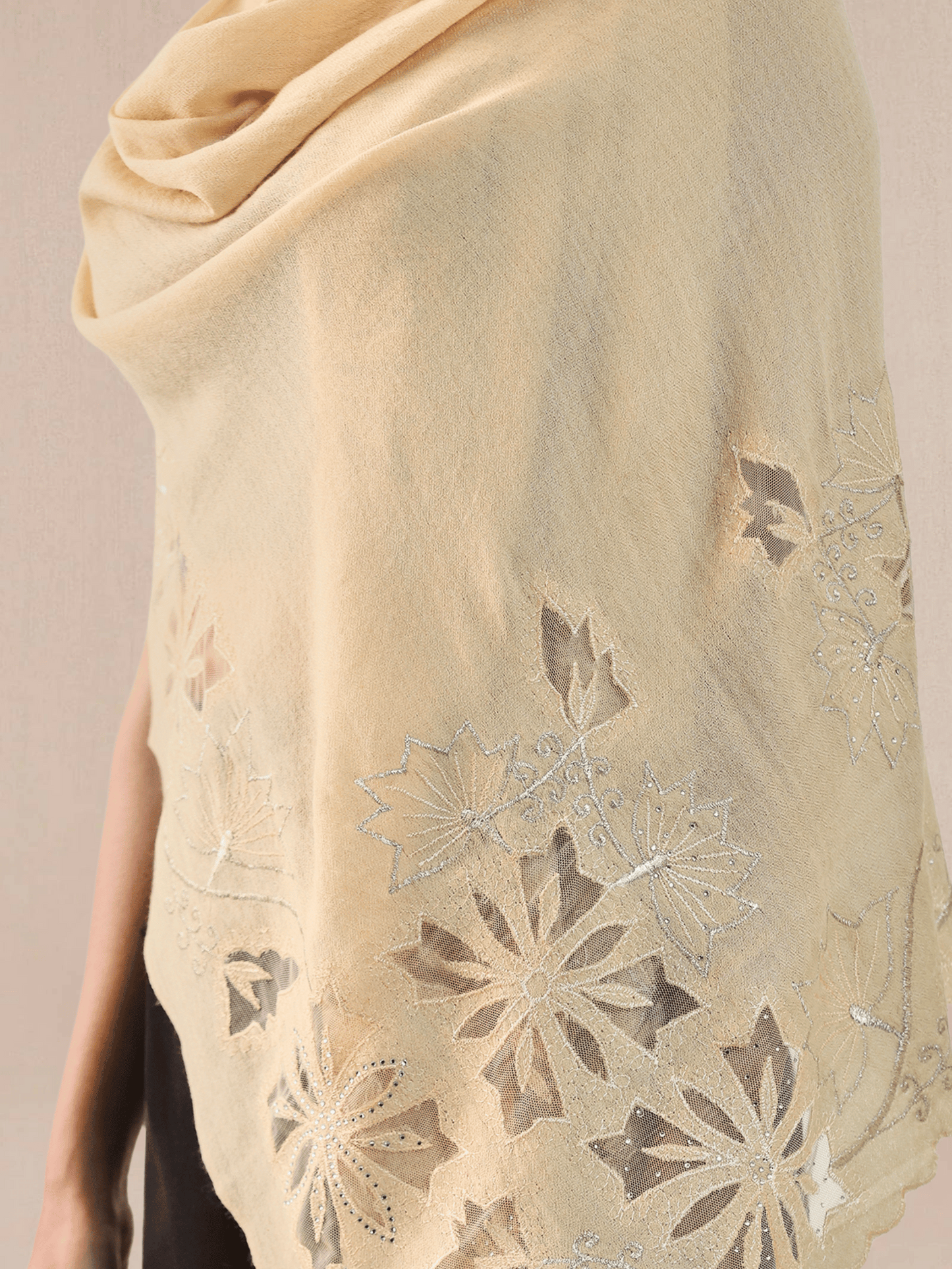 Vineyard Zaywar Woolen Stole