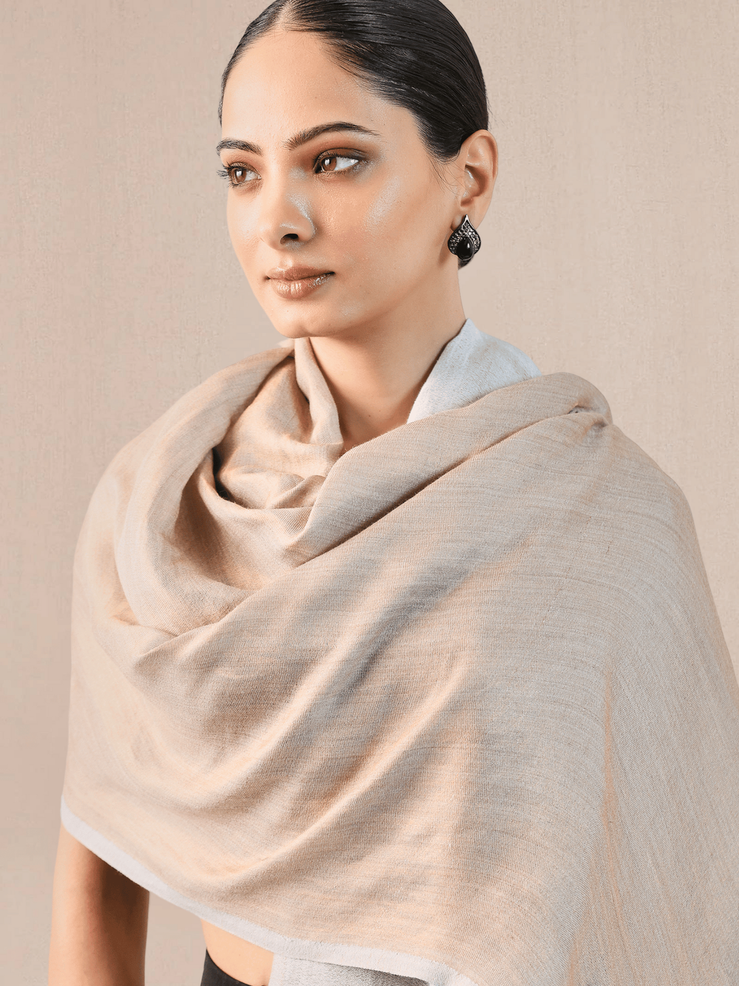 Tabbasum Wool Reversible Zari Stole