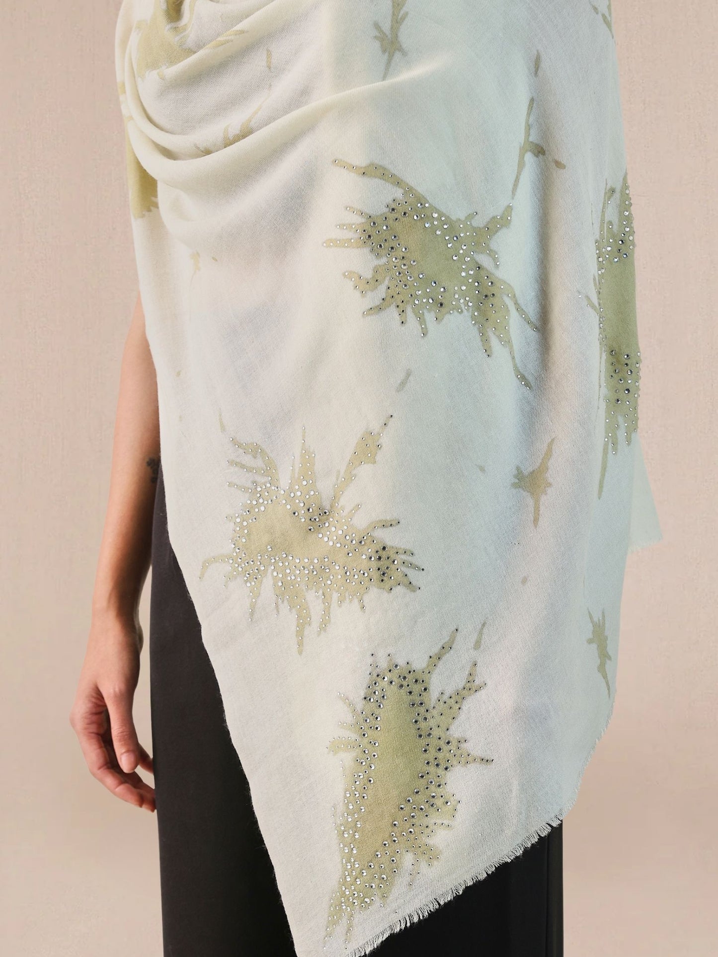 Supernova Woolen Stole