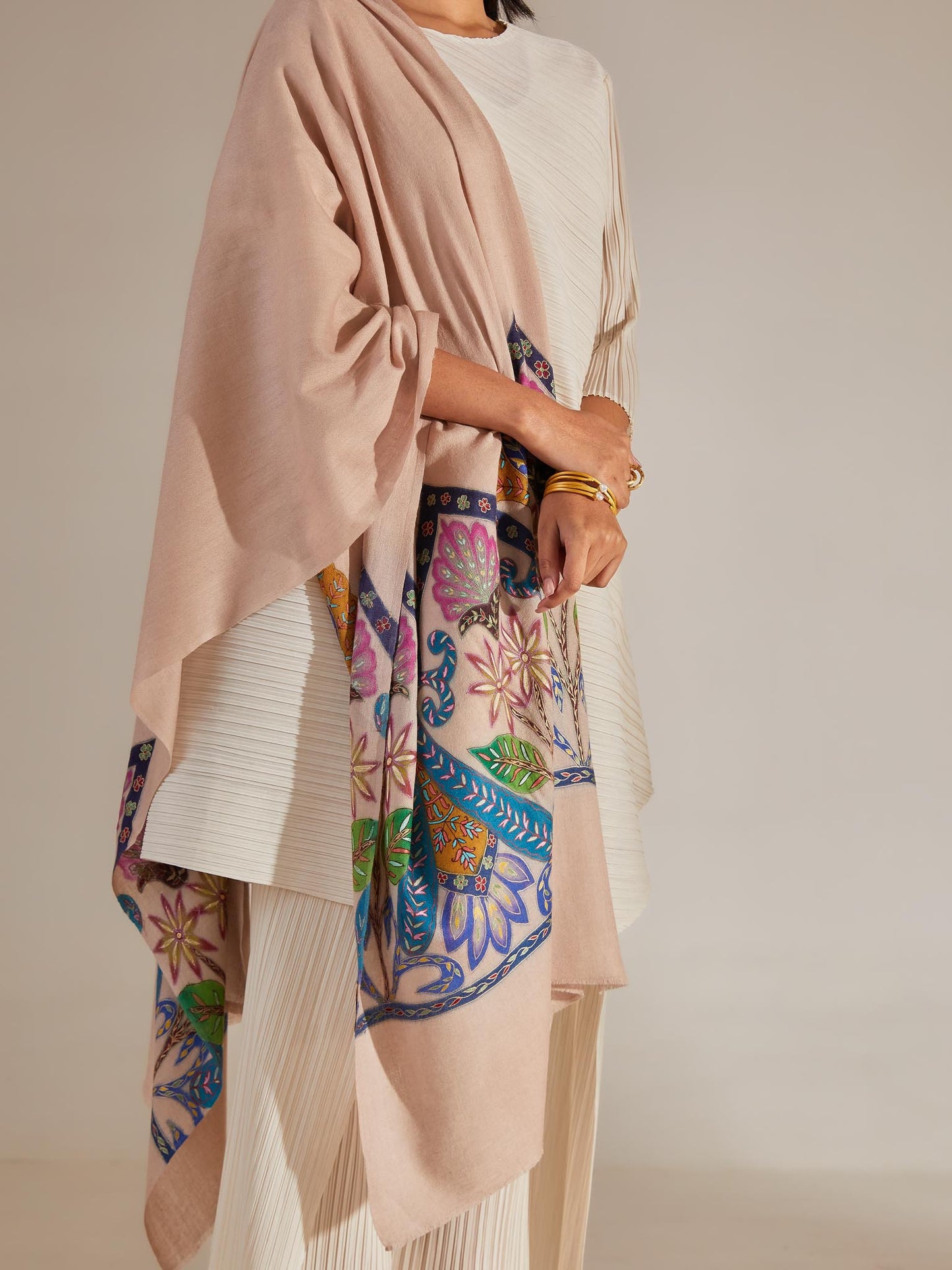 Model is wearing the pashmina kalamkari border stole from shaza.