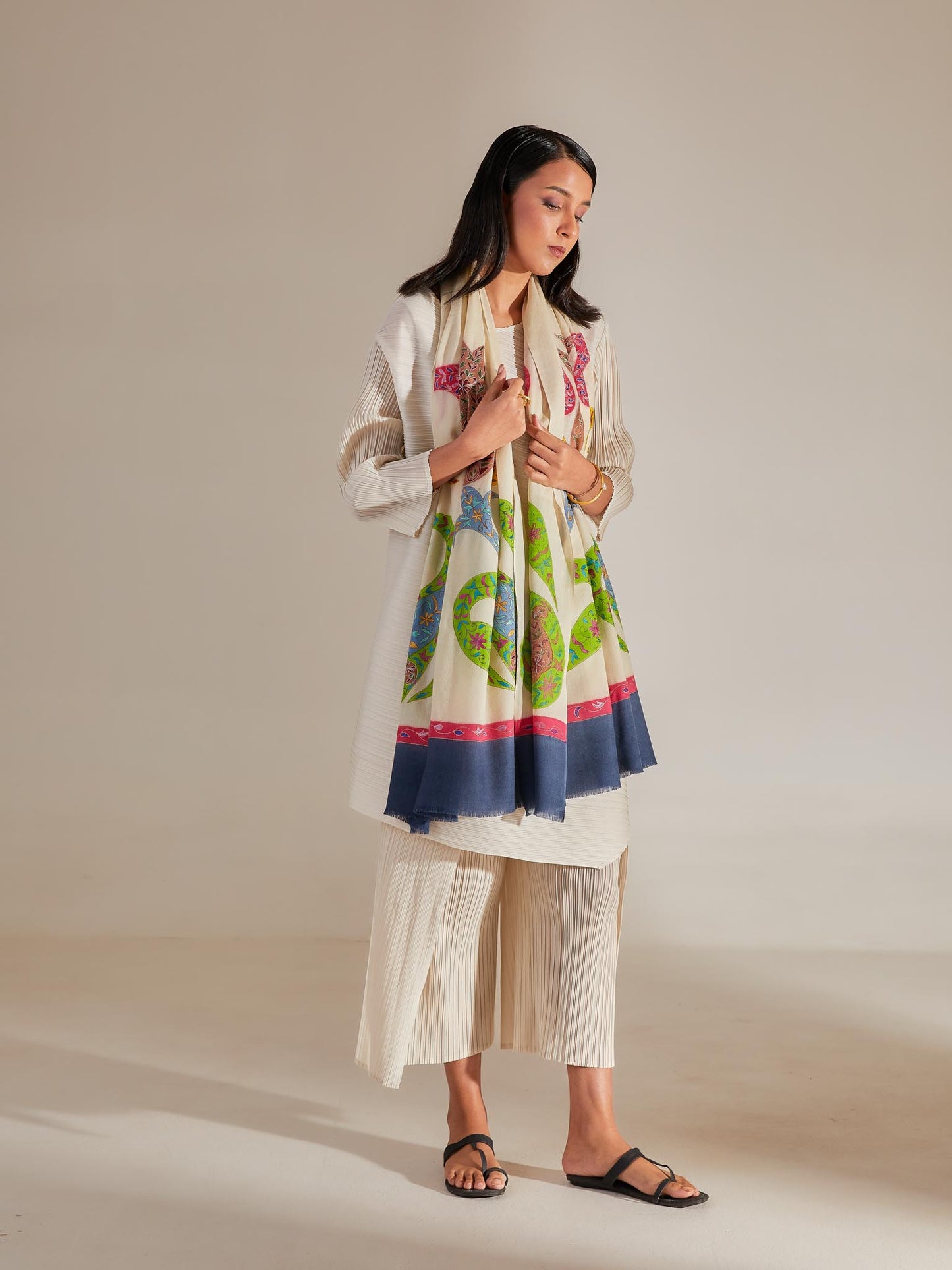 Model is wearing the pashmina kalamkari border stole from shaza.