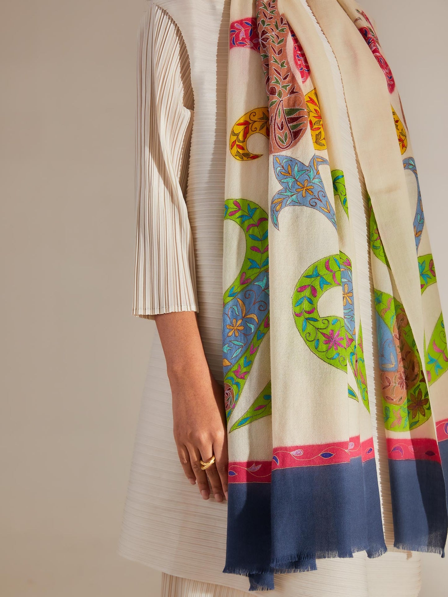 Model is wearing the pashmina kalamkari border stole from shaza.