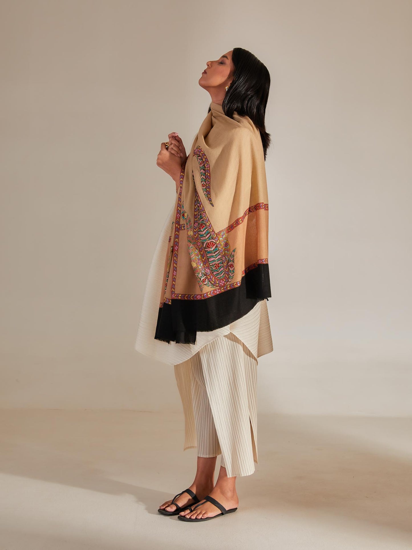 Model is wearing the pashmina kalamkari border stole from shaza.