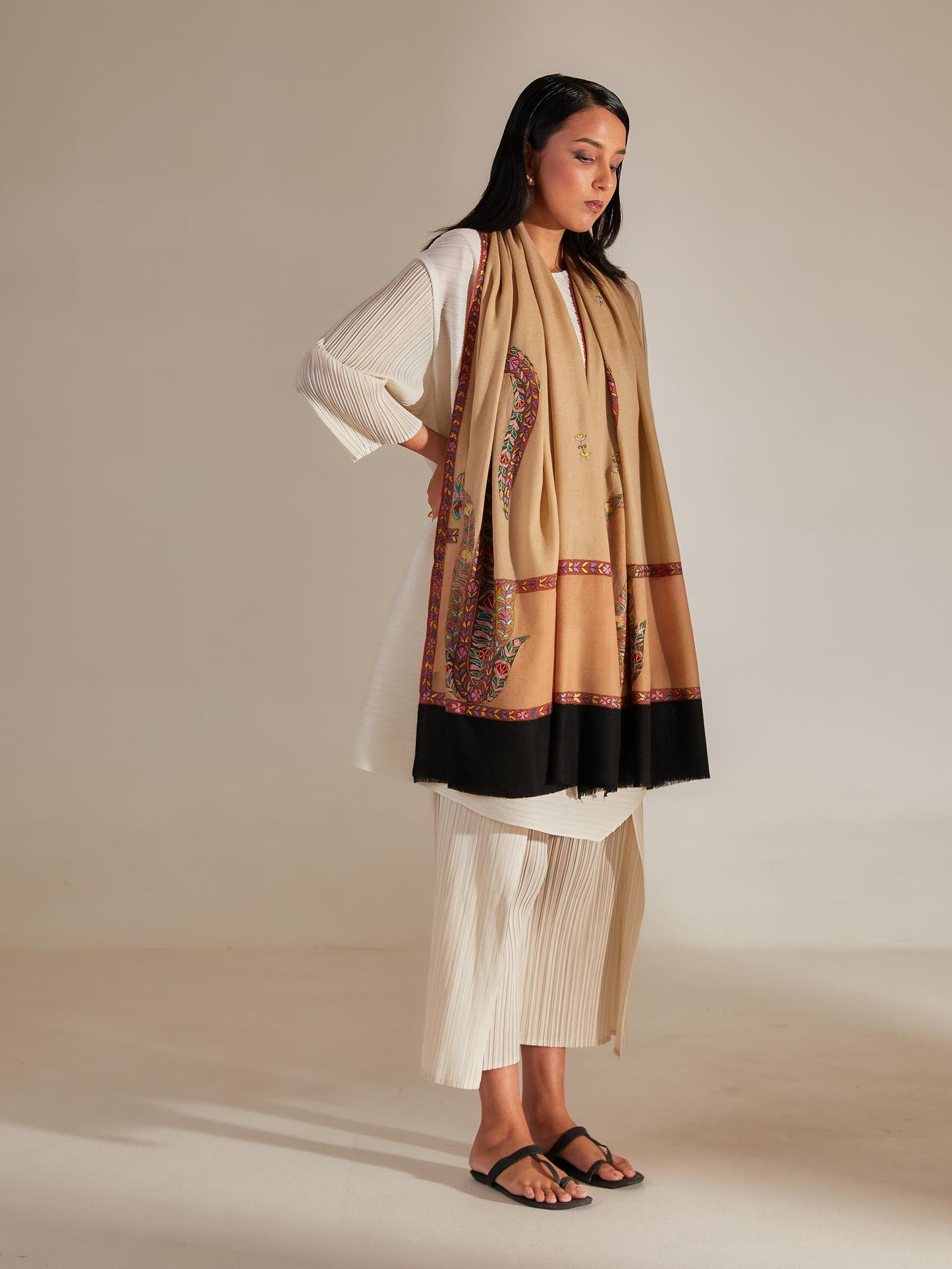Model is wearing the pashmina kalamkari border stole from shaza.