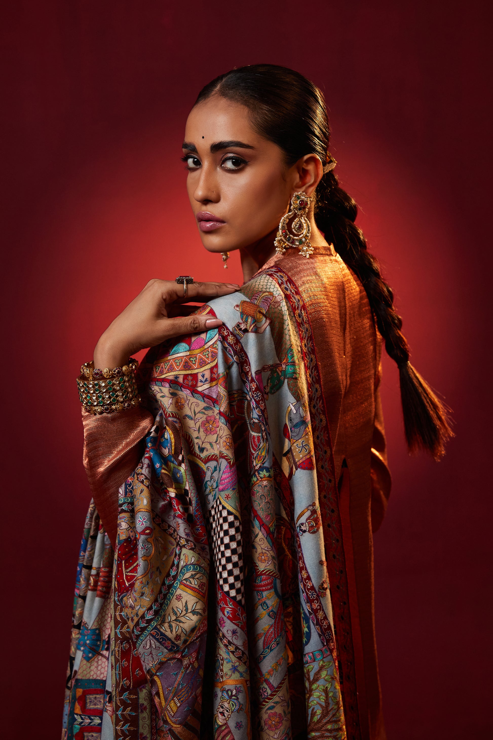 Model is wearing Kalam-e-Mehfil Pashmina Shawl by shaza.