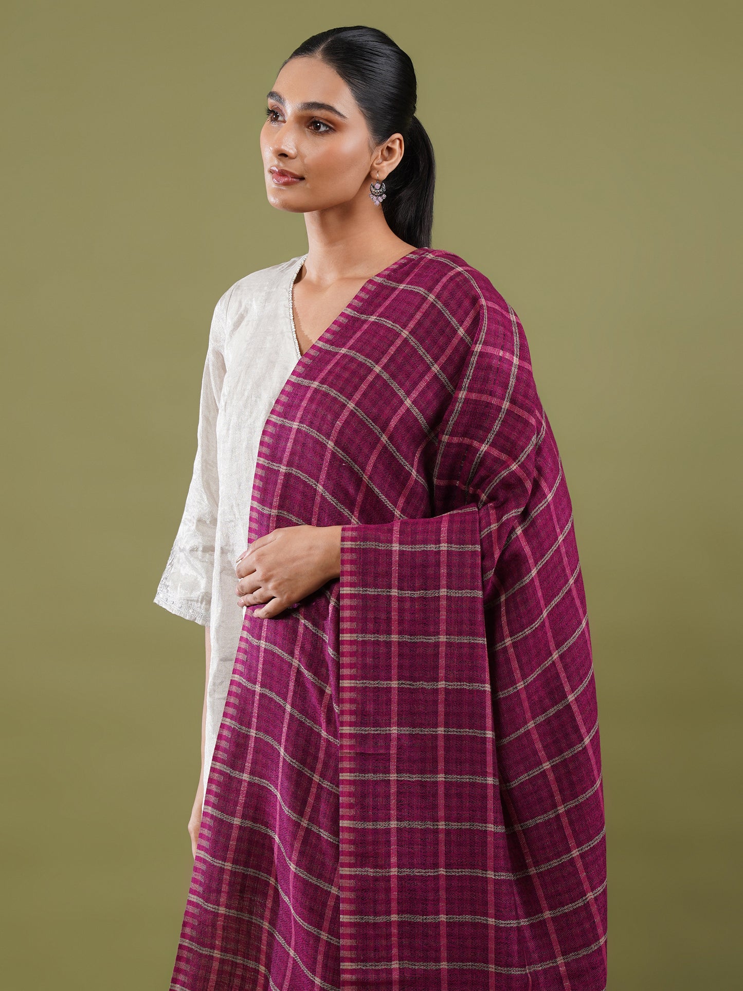 Yashna Reversible Woolen Stole