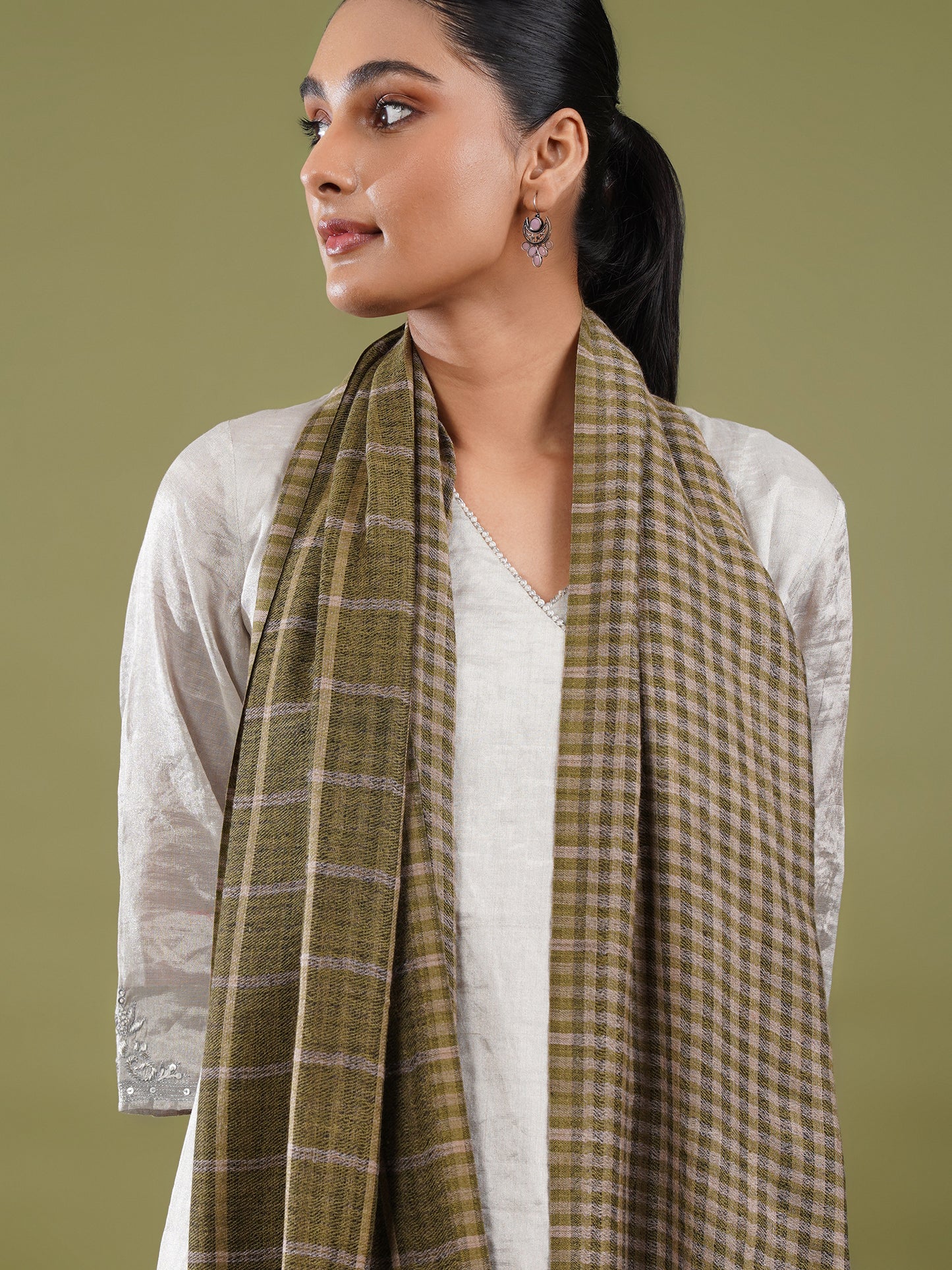 Yashna Reversible Woolen Stole