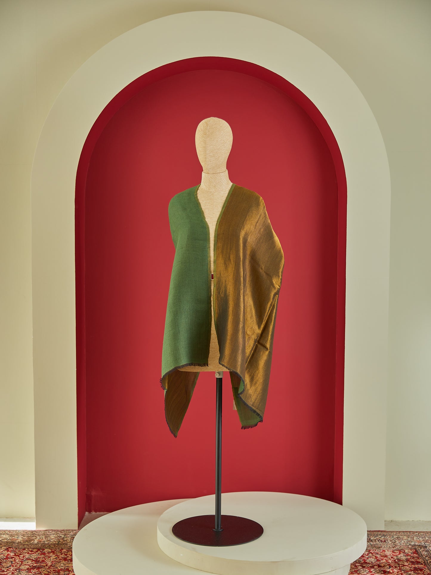 Wool Reversible Zari Stole