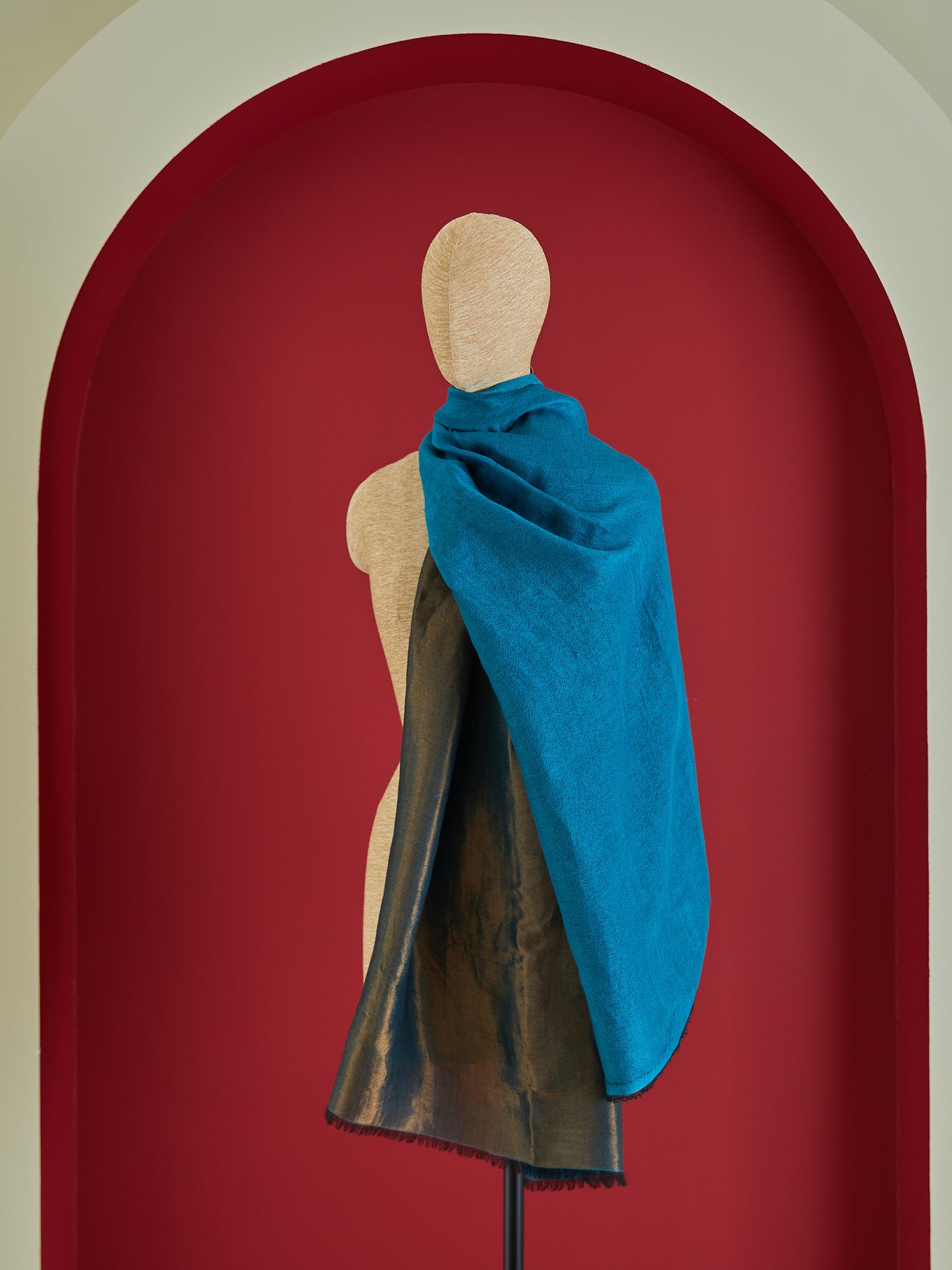 Wool Reversible Zari Stole