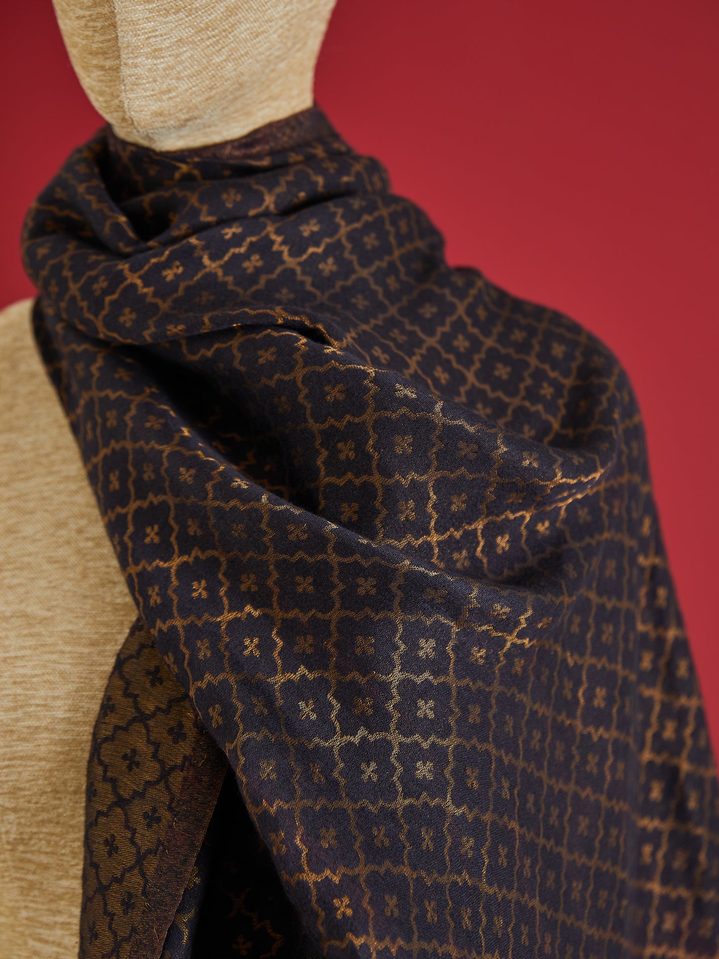 Wool Reversible Zari Stole