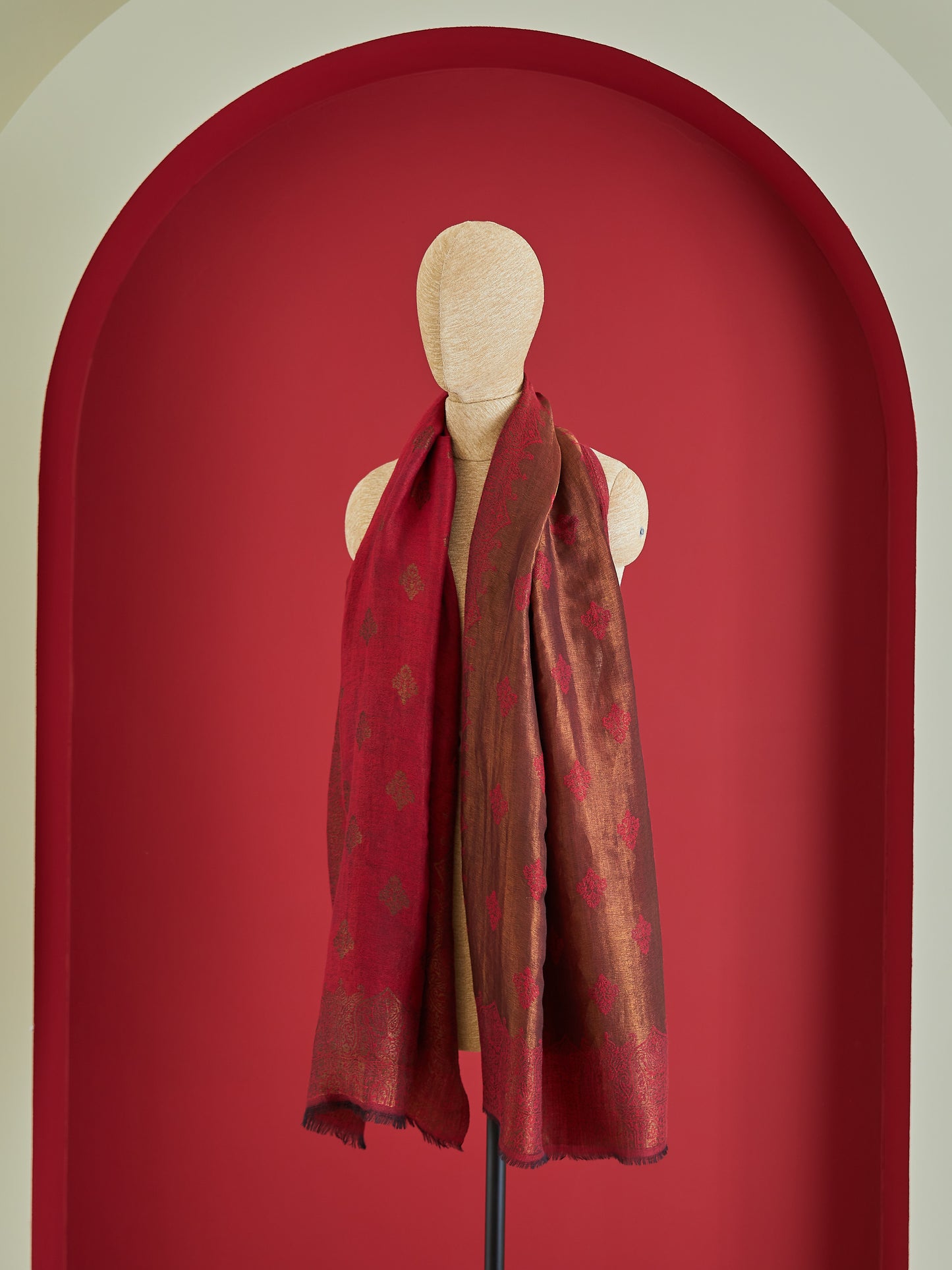 Wool Reversible Zari Stole