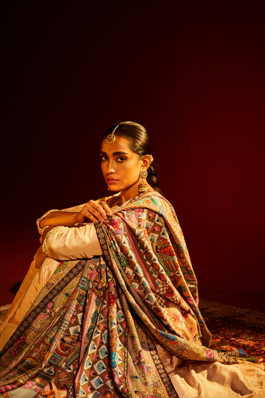 Model is wearing Rajmanoranjan Pashmina Shawl by shaza.