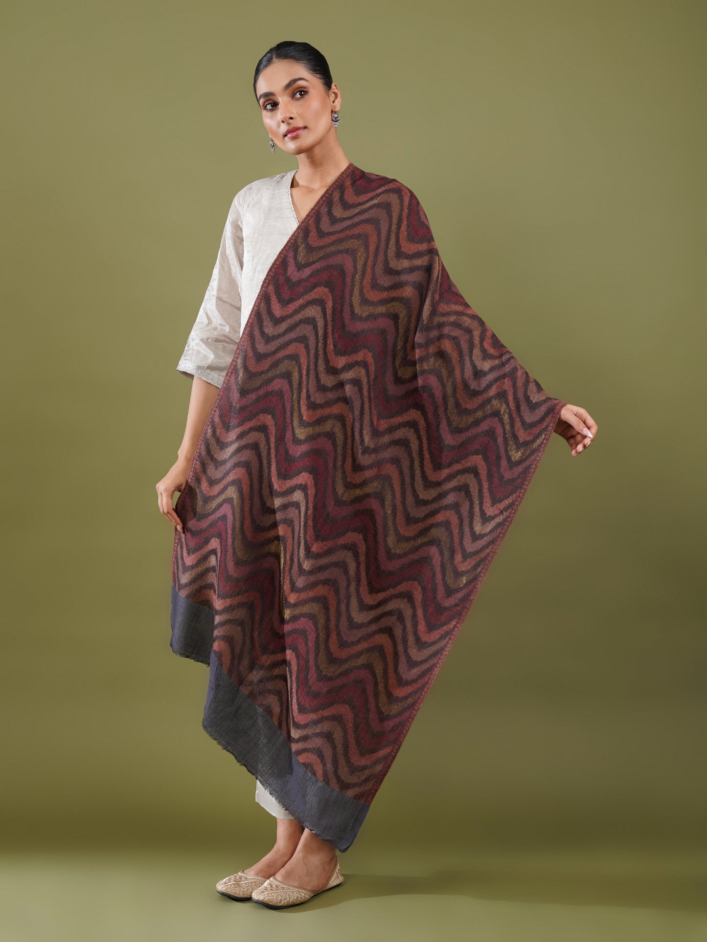 Samia Zari Woolen Stole