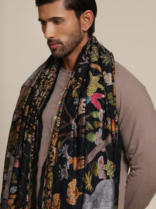 Man wearing Pashmina Kalamkari Pashmina Shawl