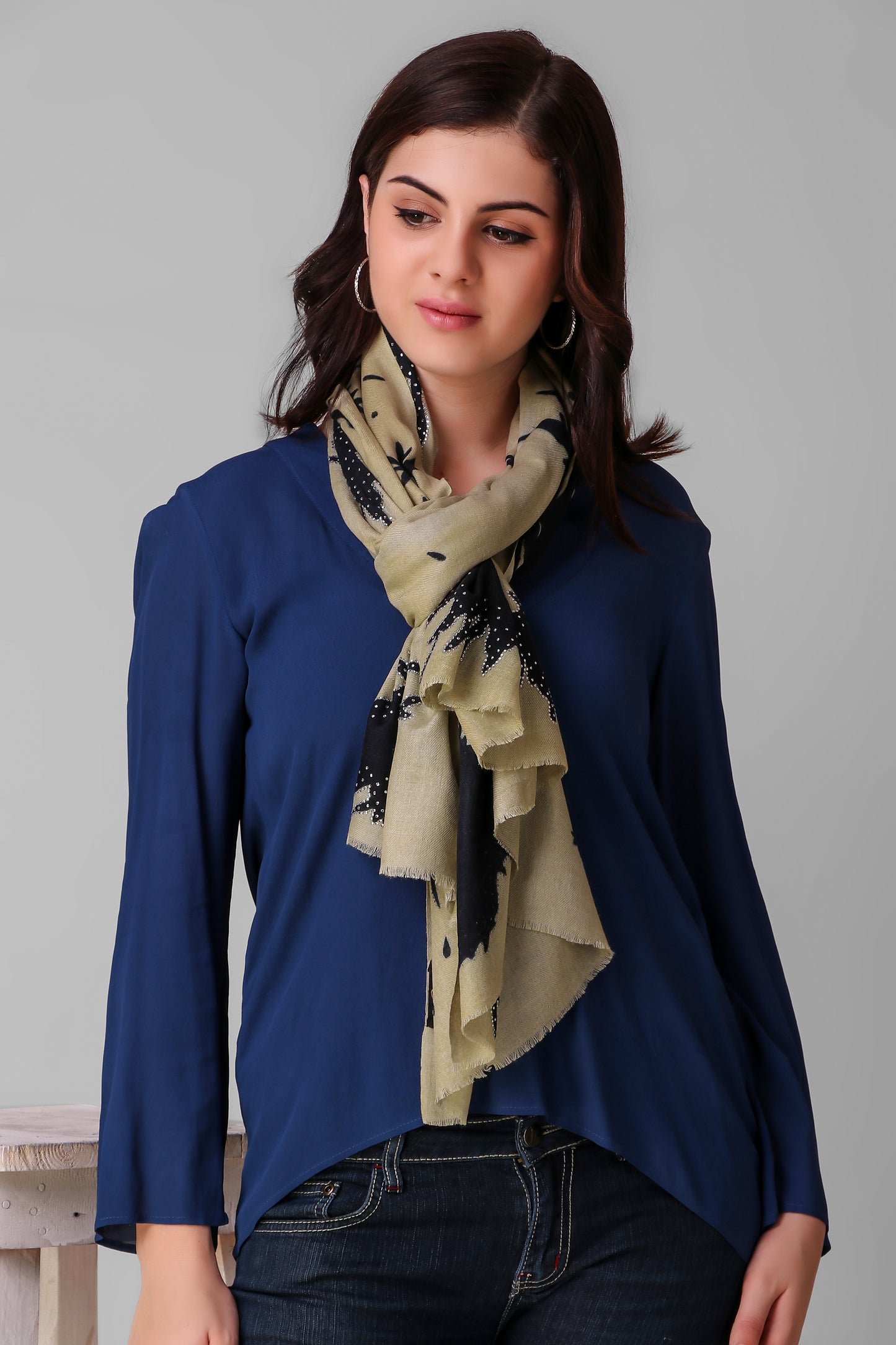 Supernova Woolen Stole