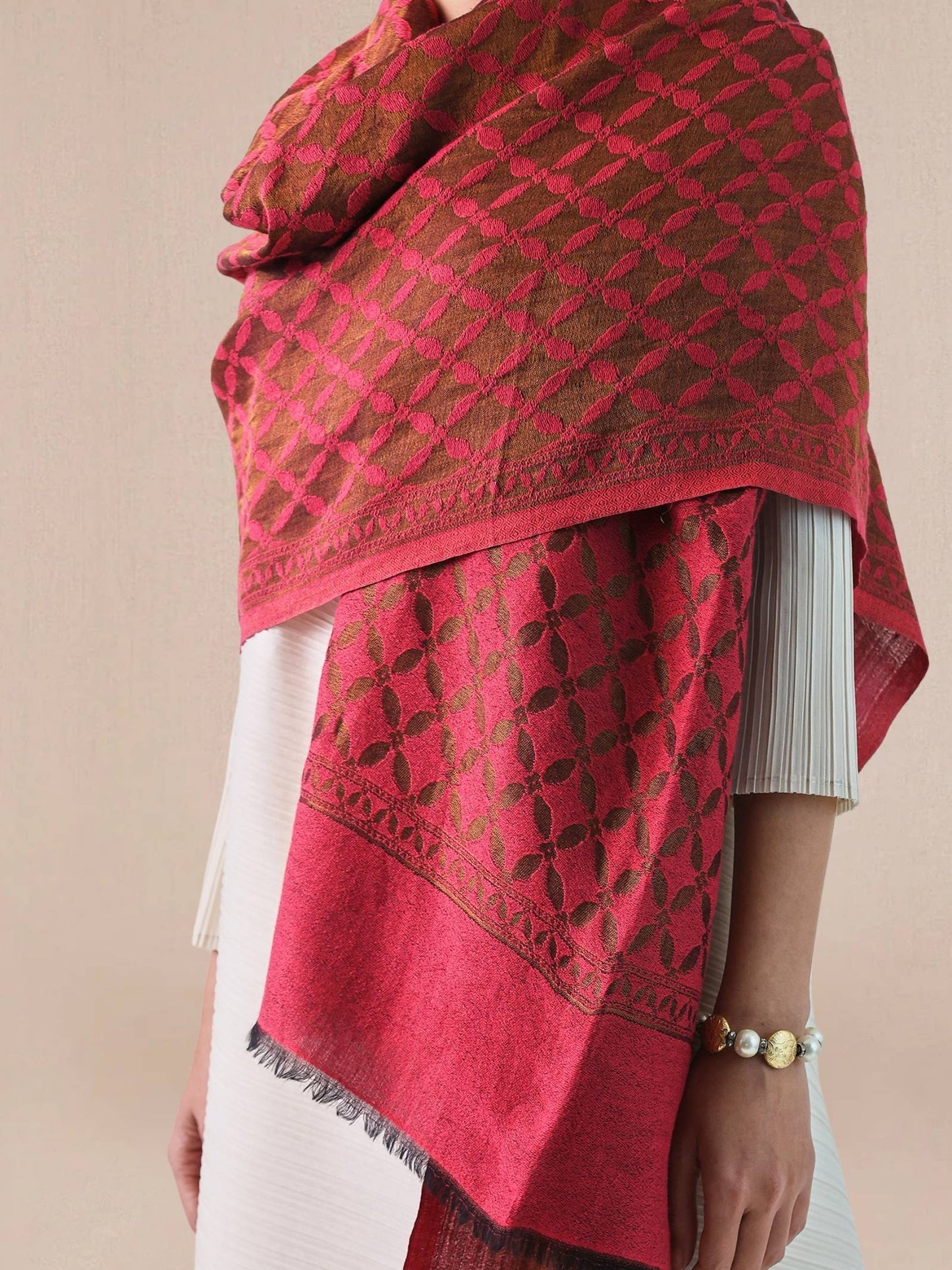 Wool Reversible Zari Stole