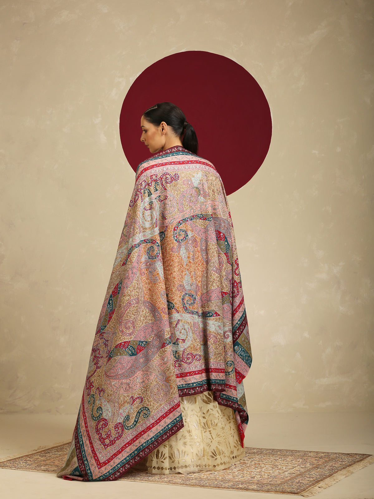 Model is wearing the Noor-e-kalam pashmina shawl from Shaza.