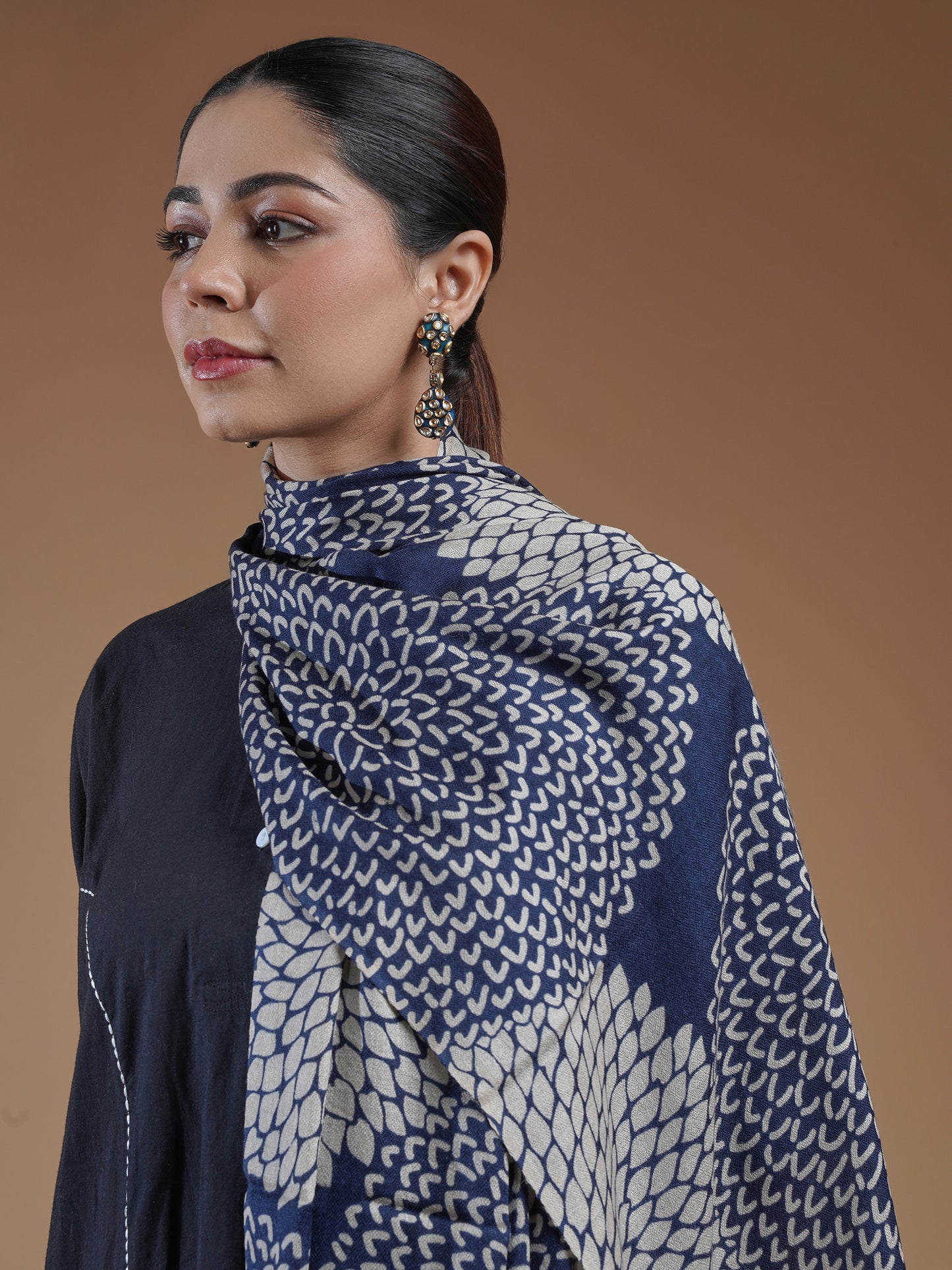 Naienive Printed Woolen Stole