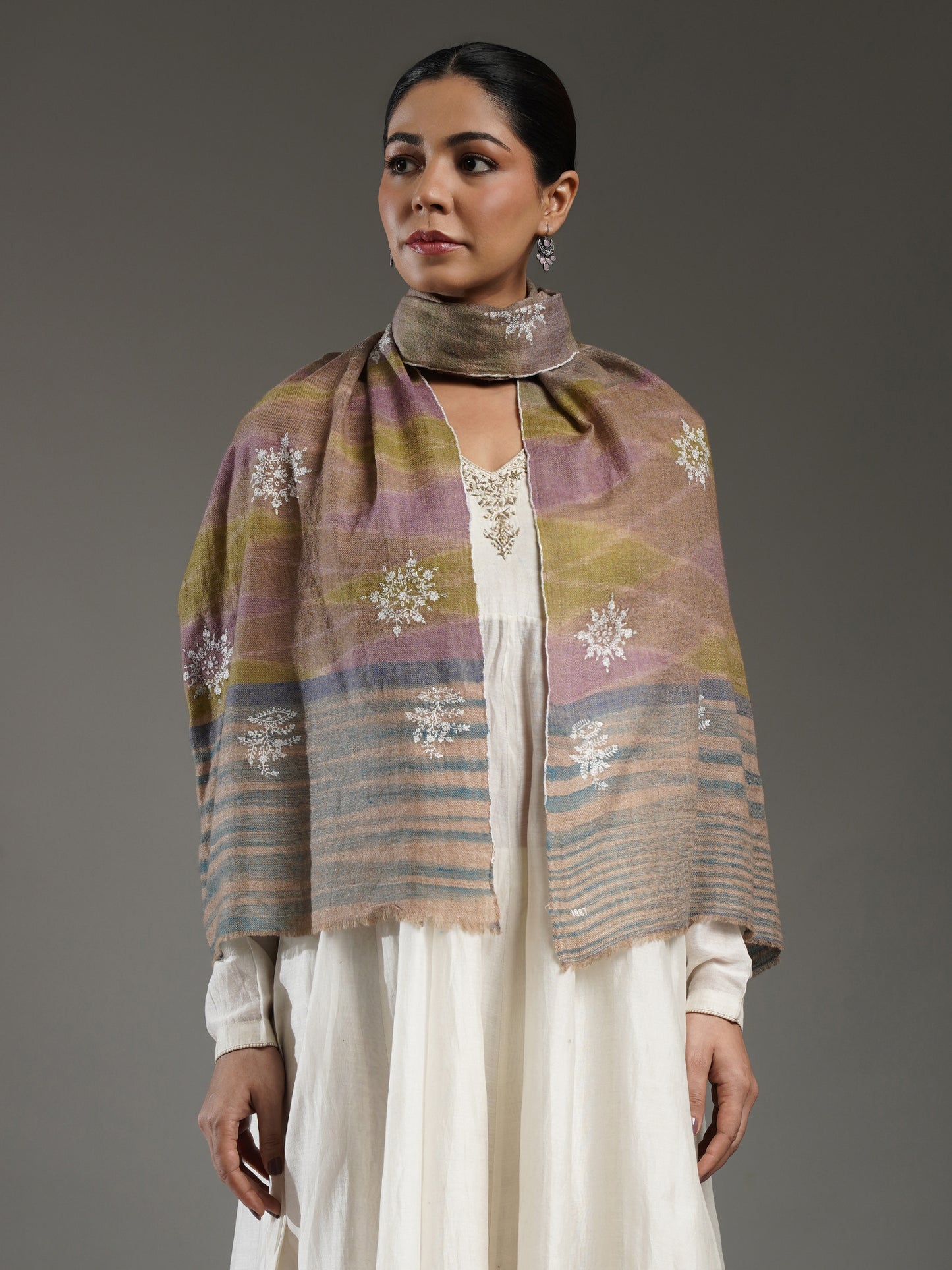 Niyara Embroidered Pashmina Stole