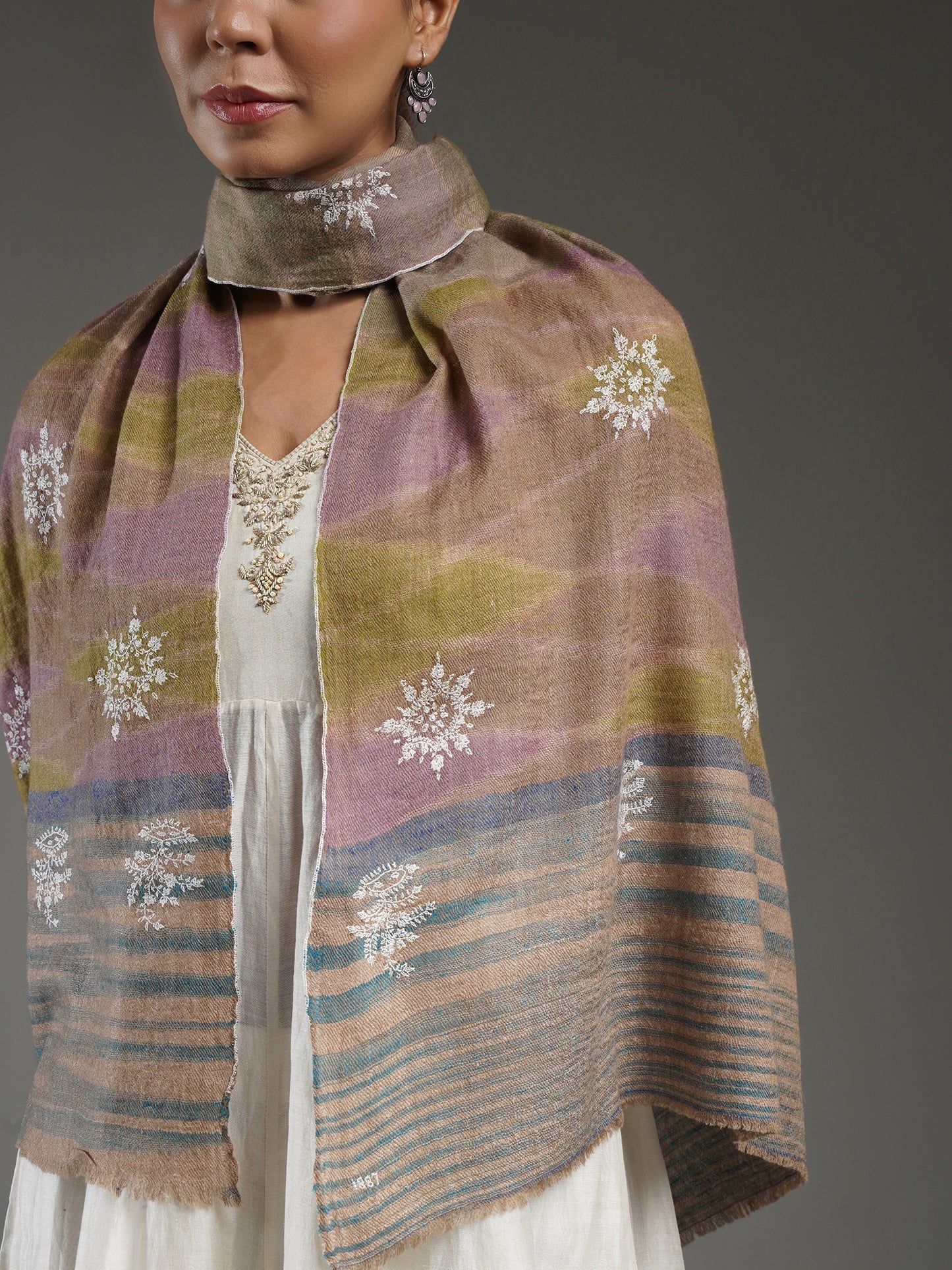 Niyara Embroidered Pashmina Stole