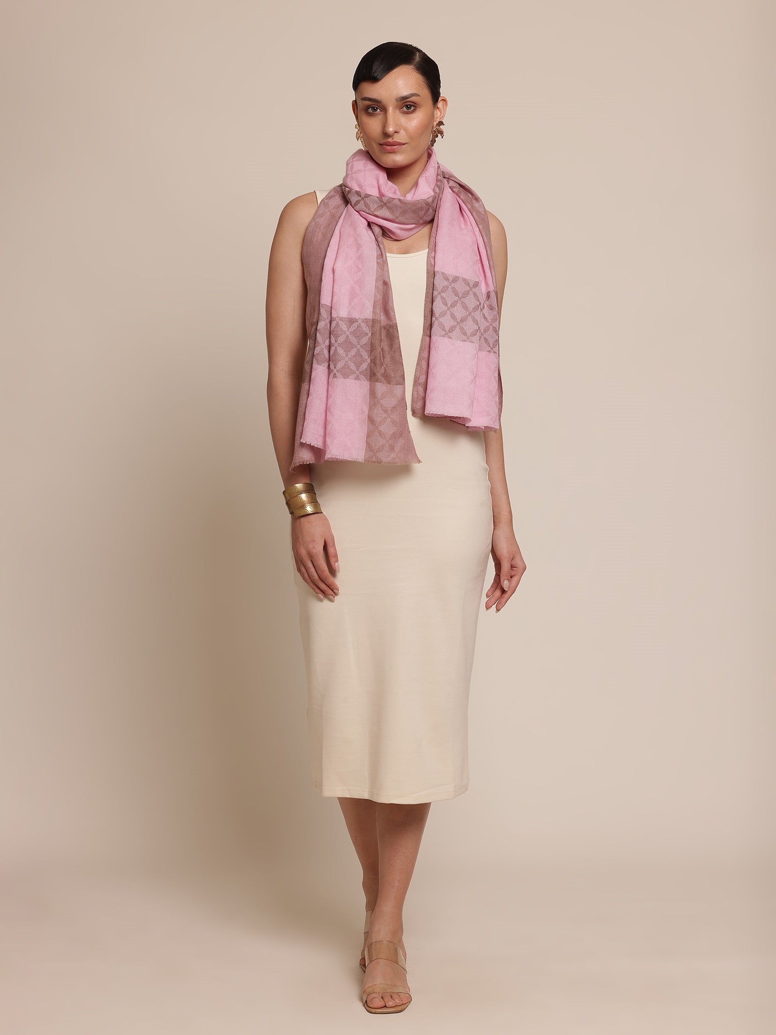 Woman wearing a light pink cashmere Stole