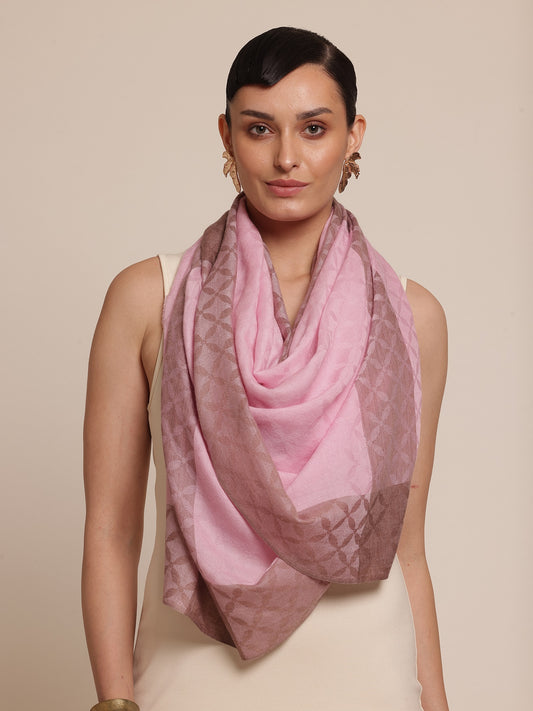 Woman wearing a light pink cashmere Stole