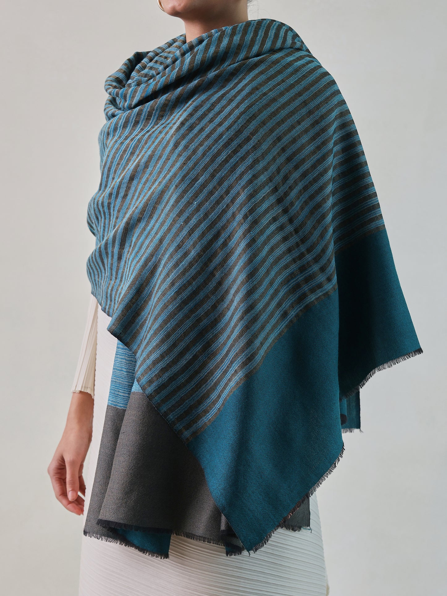 Ekkat Woolen Shawl