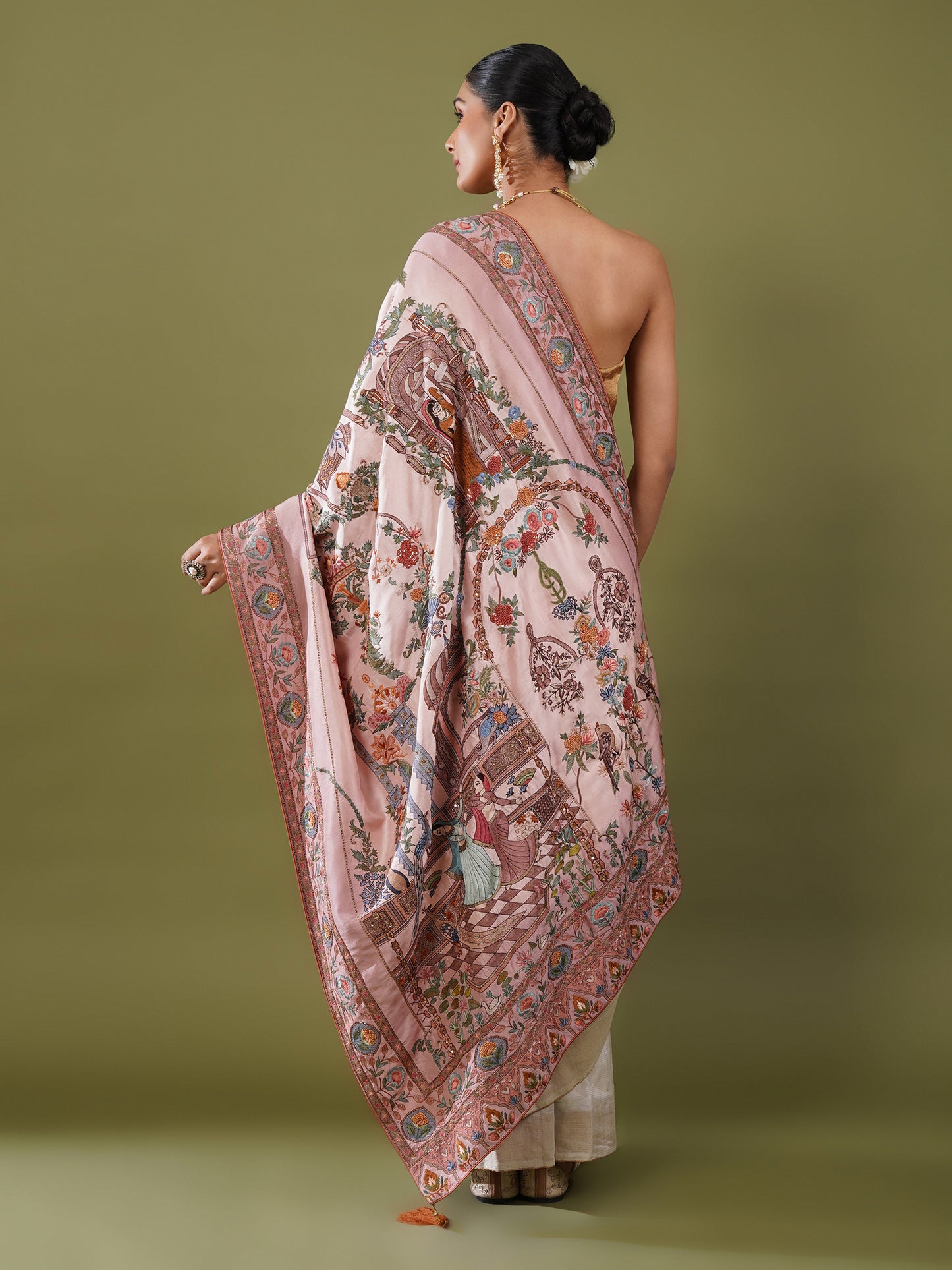 Aarizu Rajwada Drape