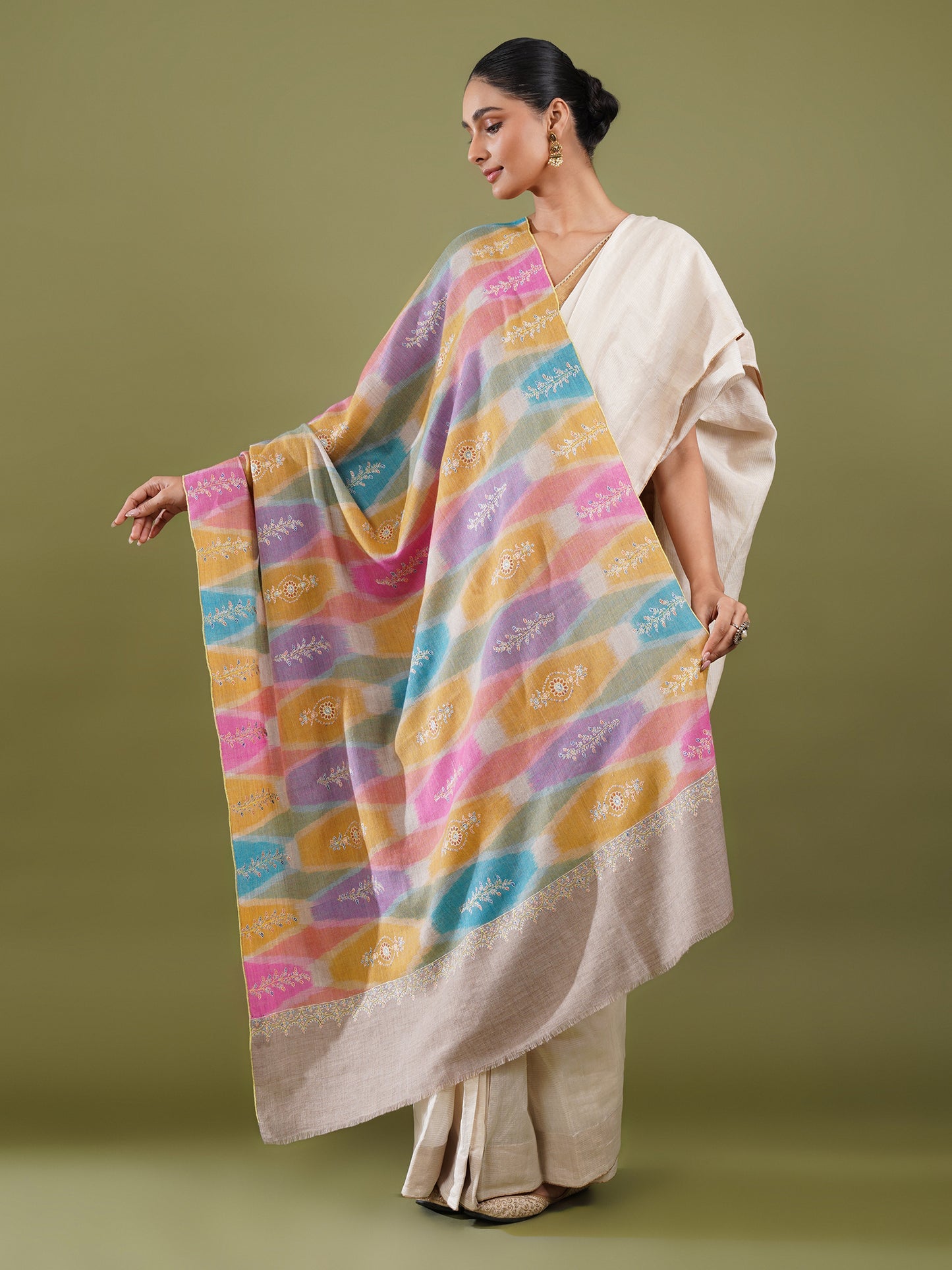 Nusrath Darbaar Pashmina Ekkat Shwal