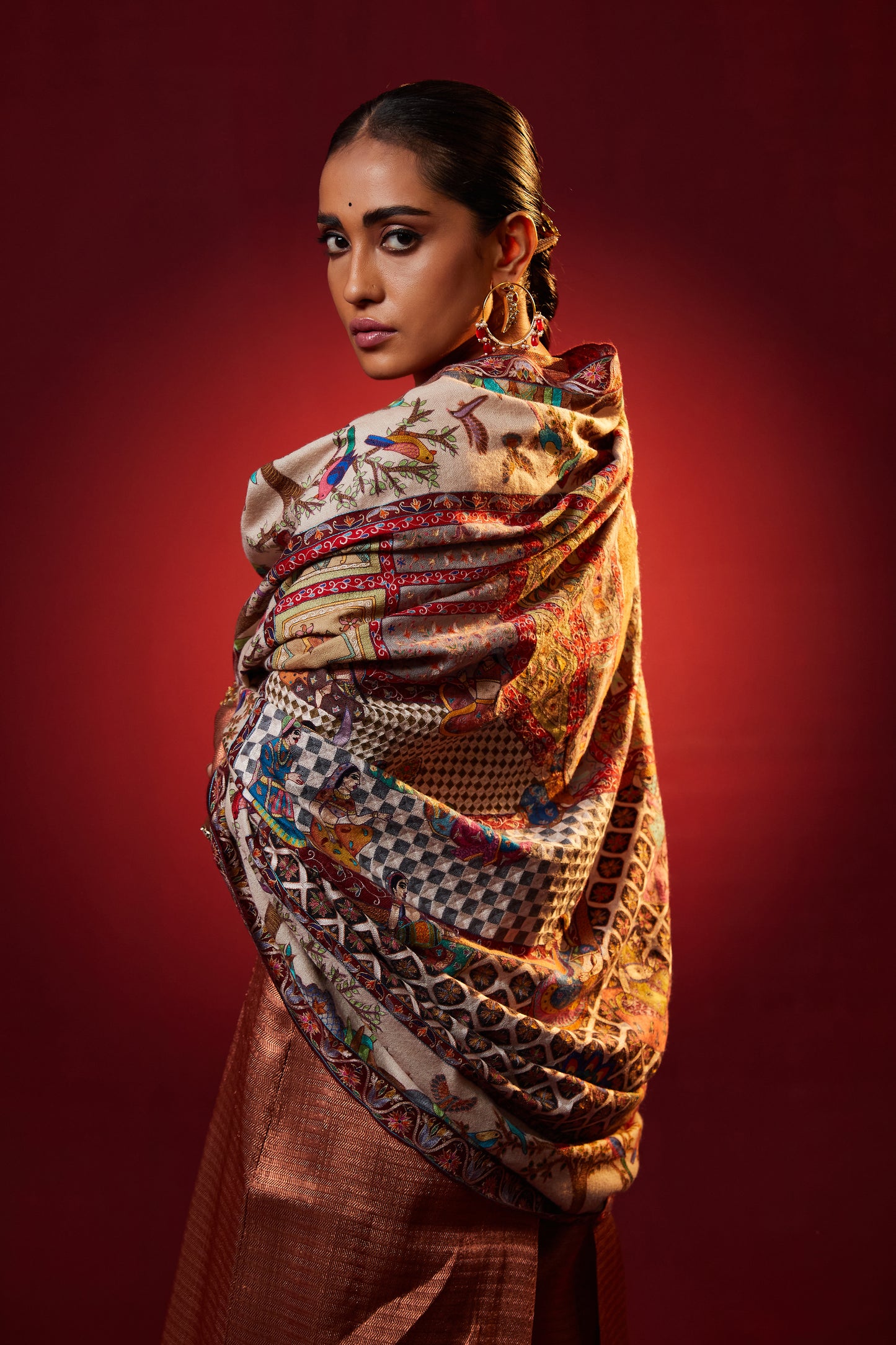 Model is wearing Mehfill-e-Darbar pashmina shawl from shaza.