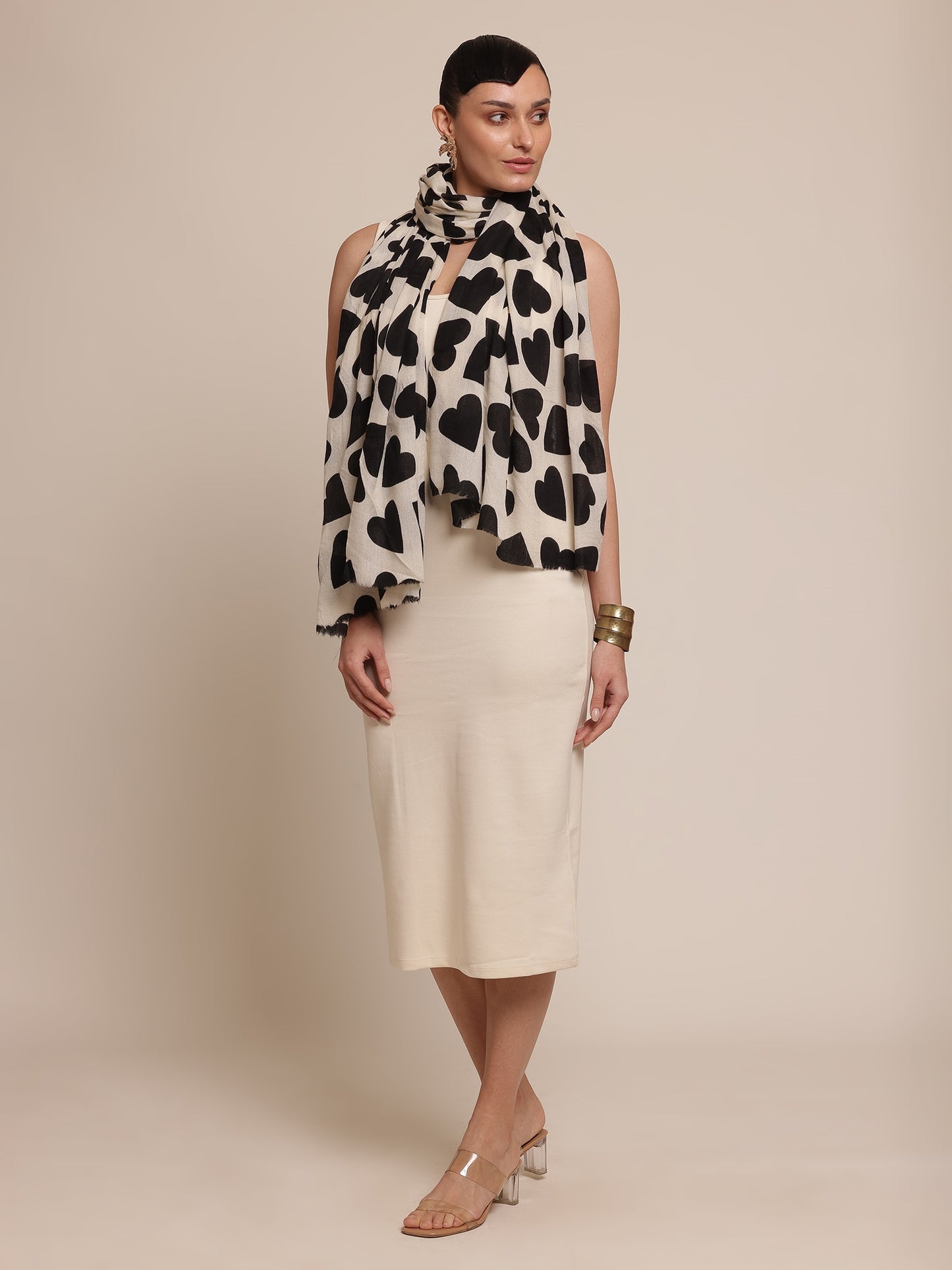 Woman wearing a black and white Heart patterned Stole