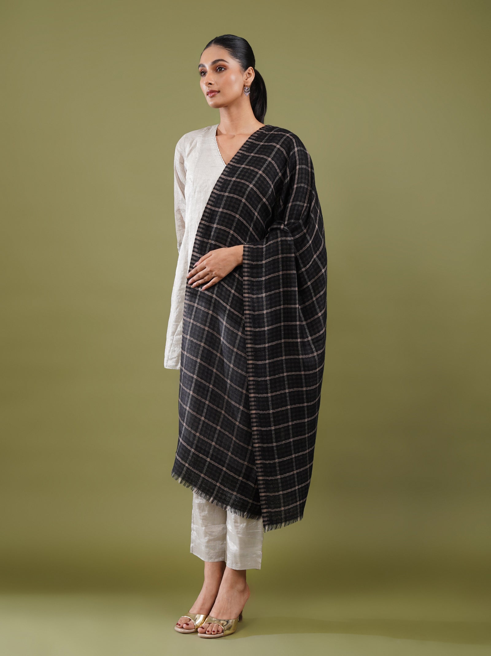 black reversible woolen stole