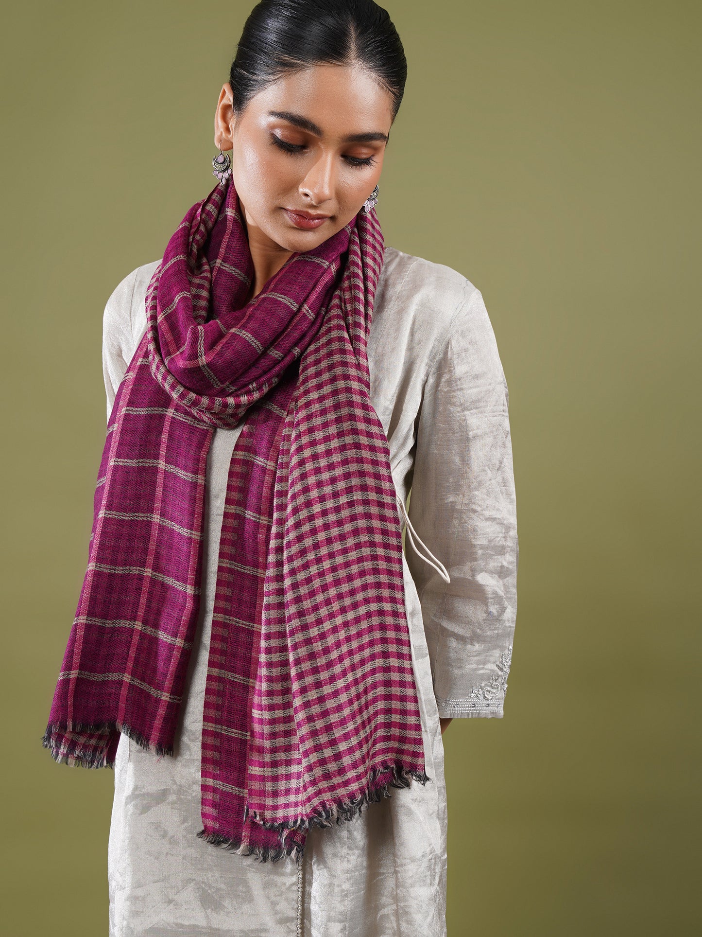 Yashna Reversible Woolen Stole