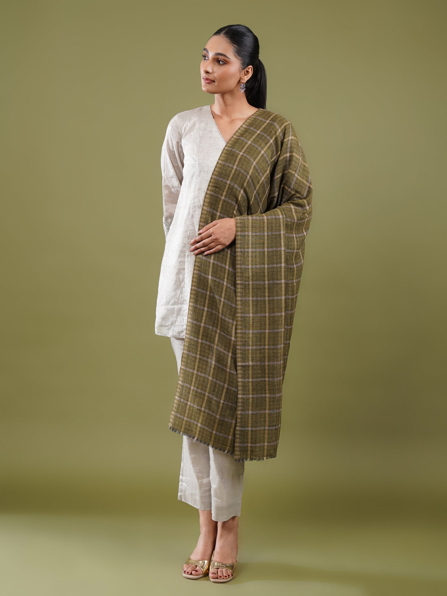 Yashna Reversible Woolen Stole