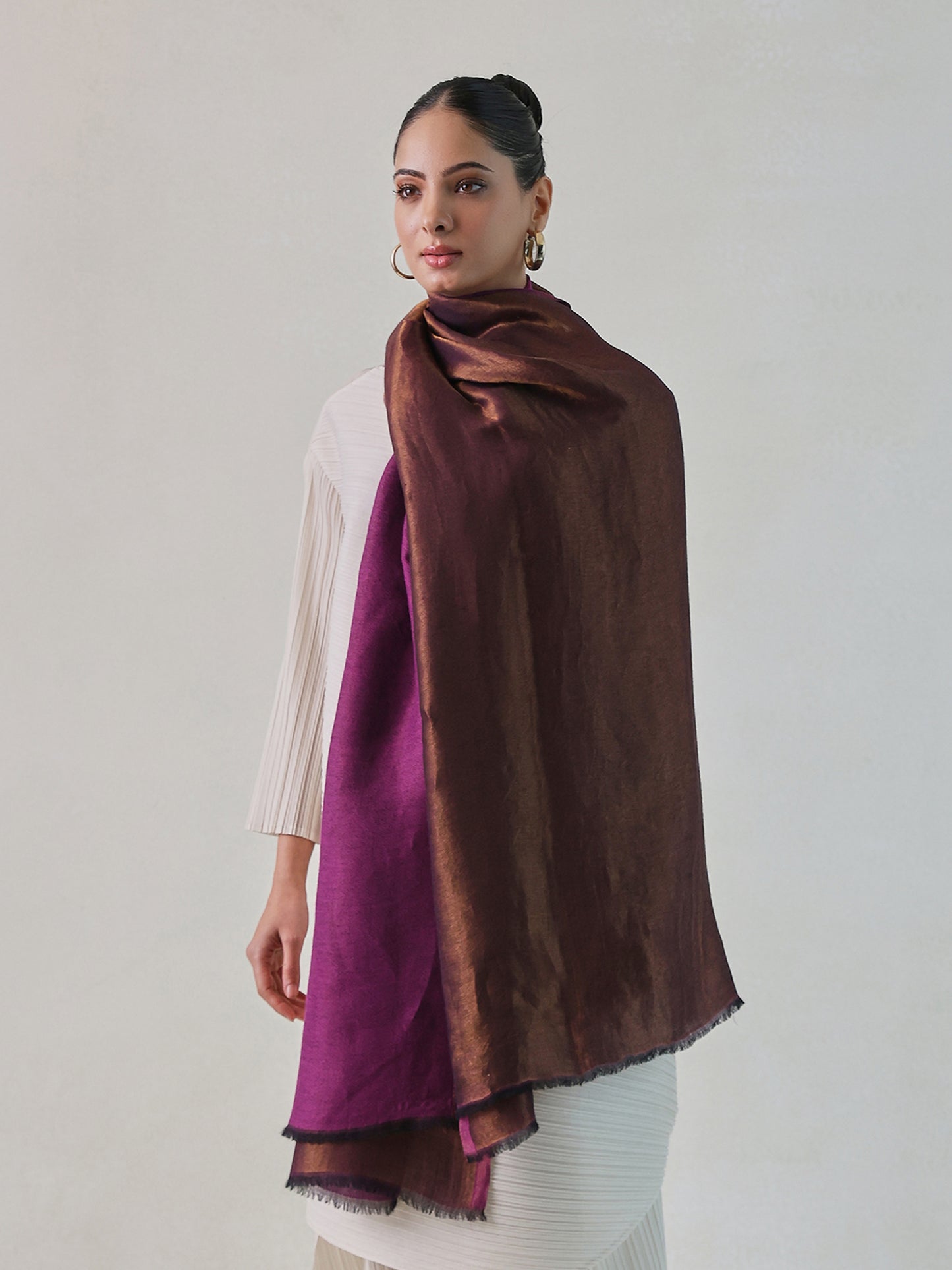 Tabbasum Wool Reversible Zari Stole