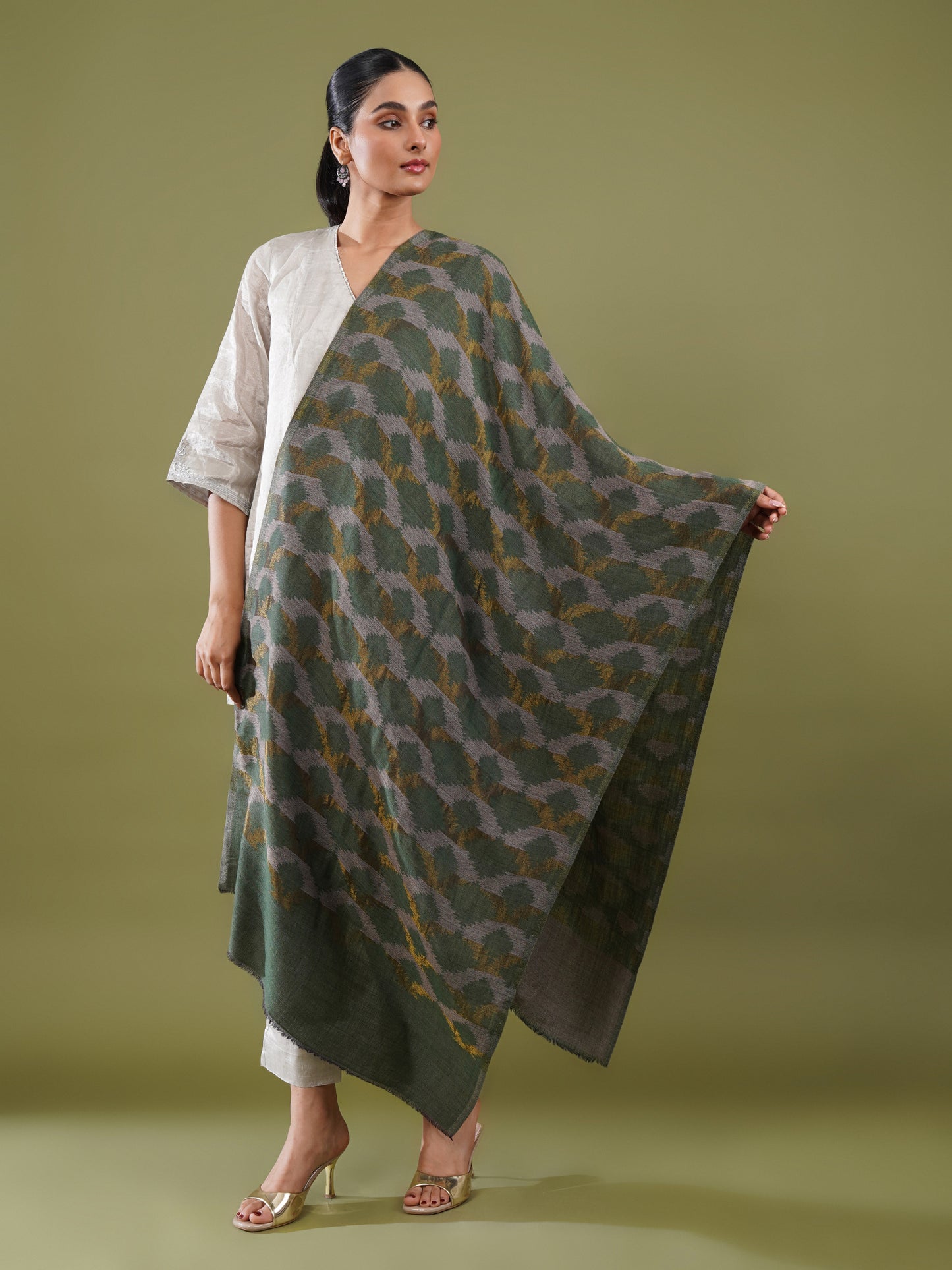 Samia Zari Woolen Stole