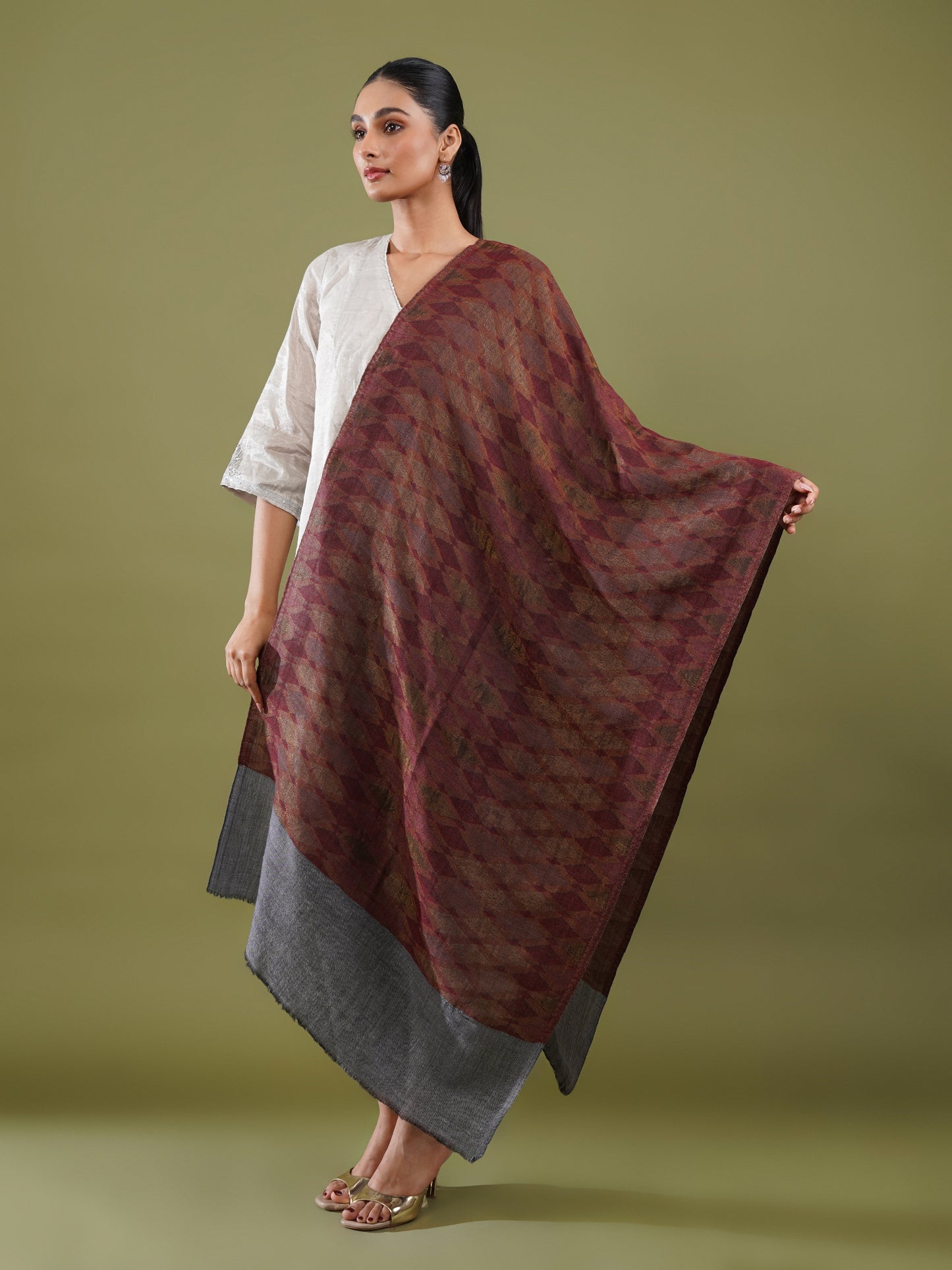 Samia Zari Woolen Stole