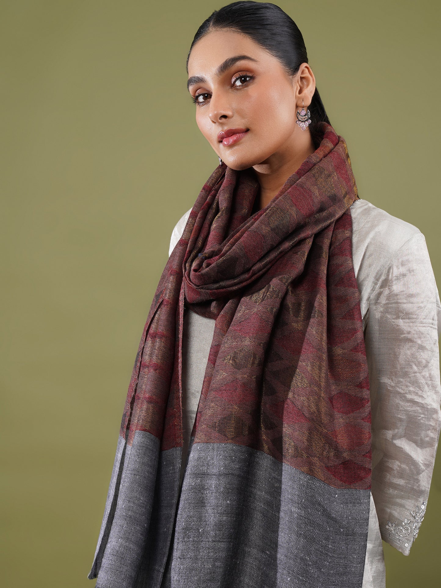 Samia Zari Woolen Stole