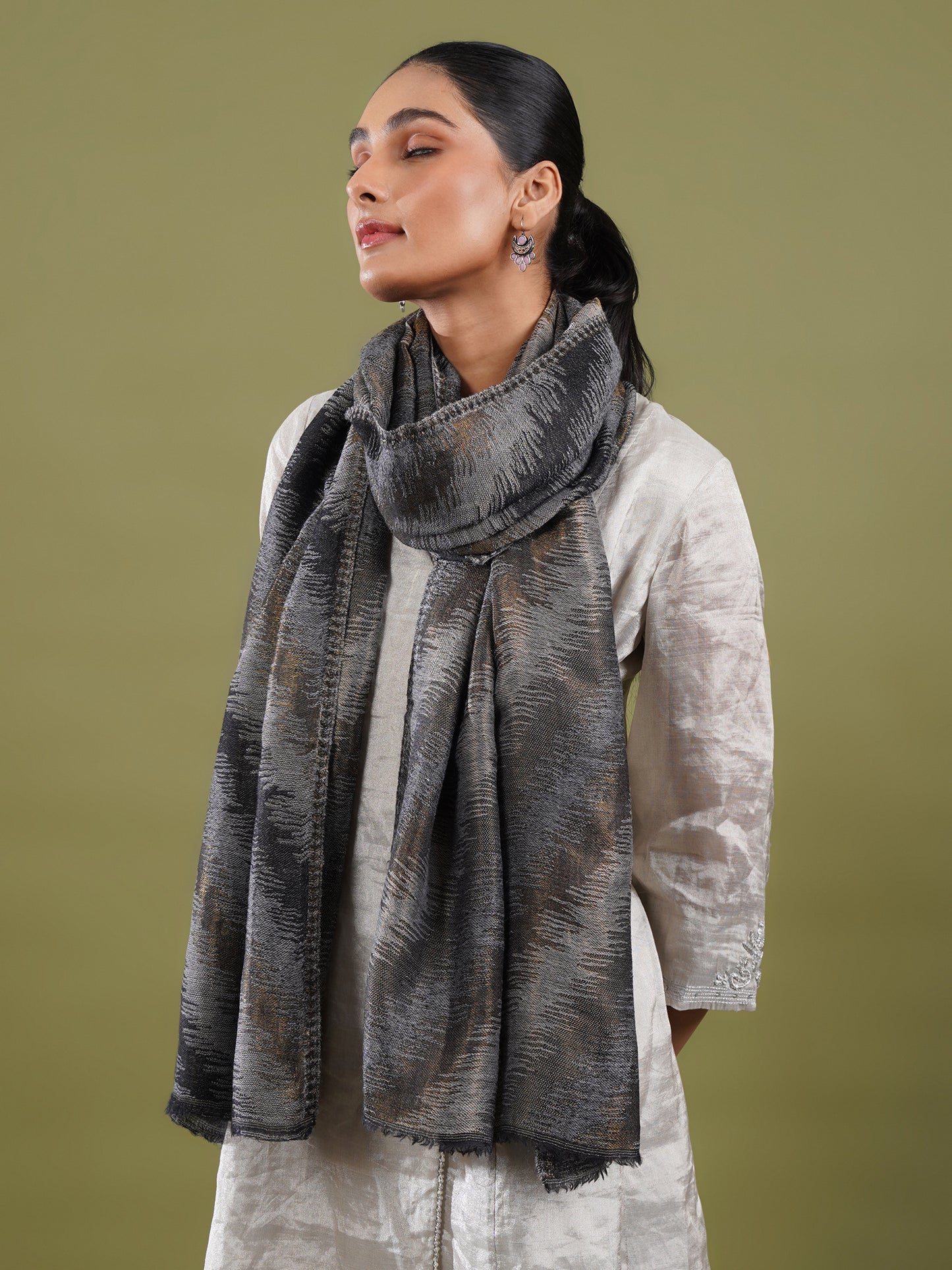 Samia Zari Woolen Stole