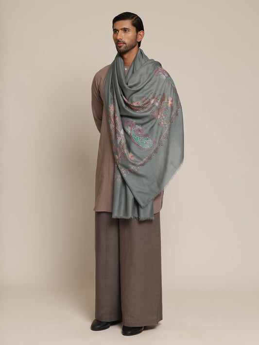 Man wearing a pashmina shawl