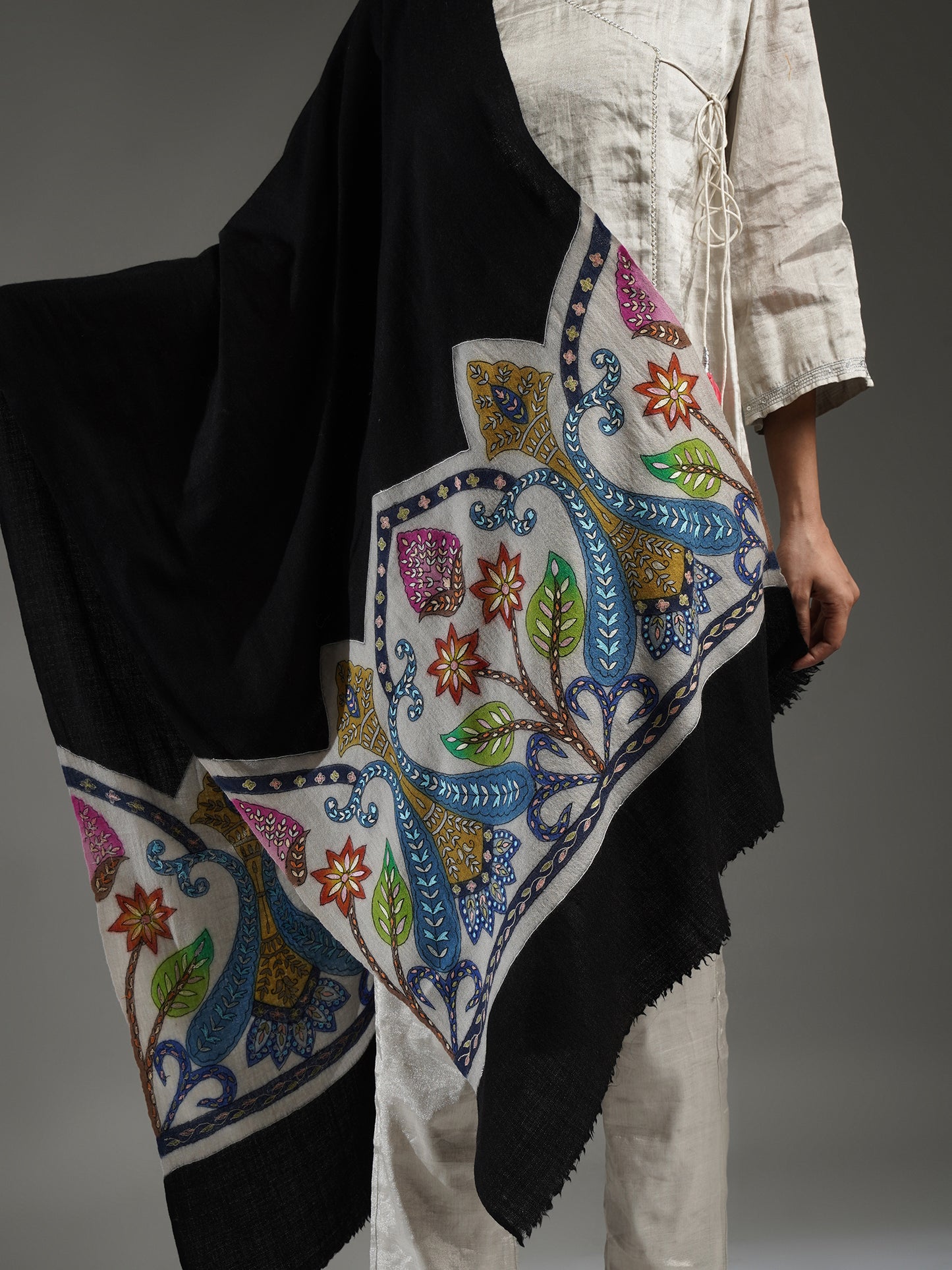 Black Kalamkari Border Stole