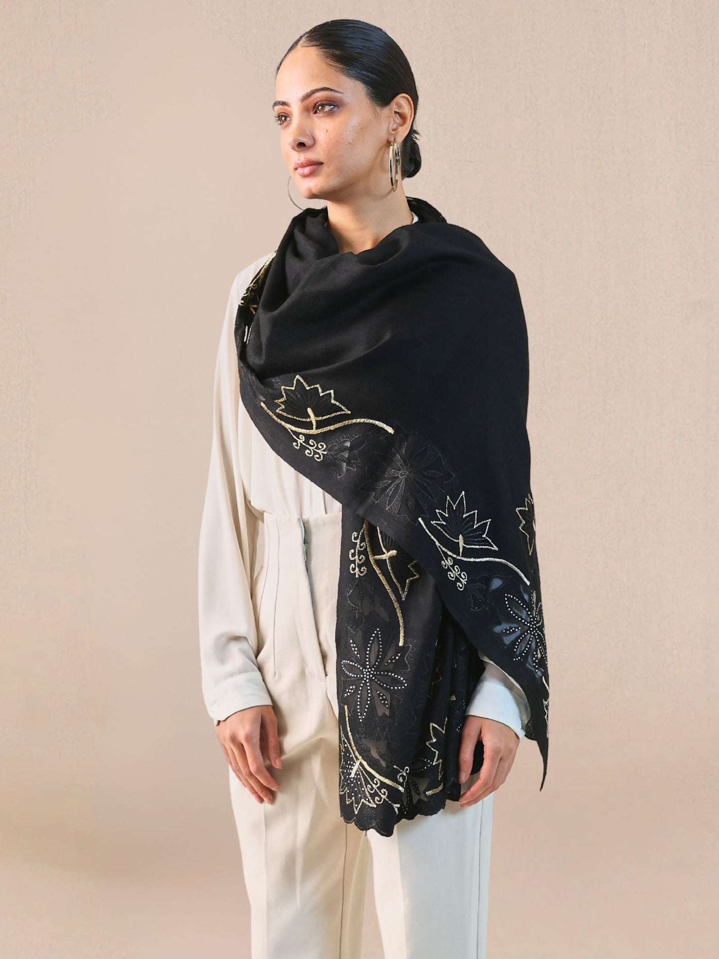 Vineyard Zaywar Woolen Stole